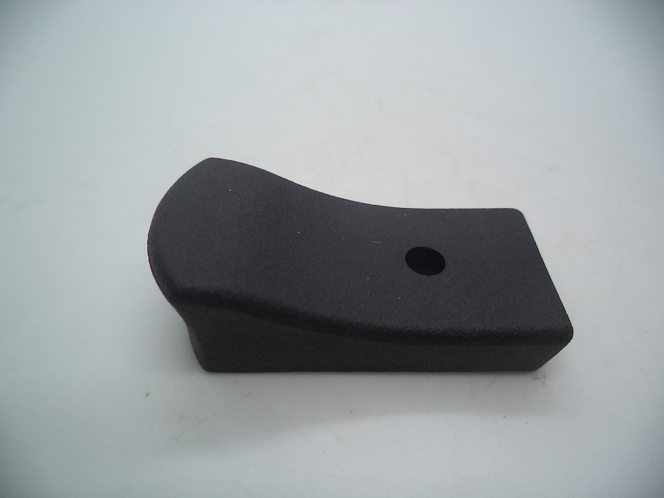 S&W Pistol Model 3913 Curved, Magazine Buttplate 9mm 108970000