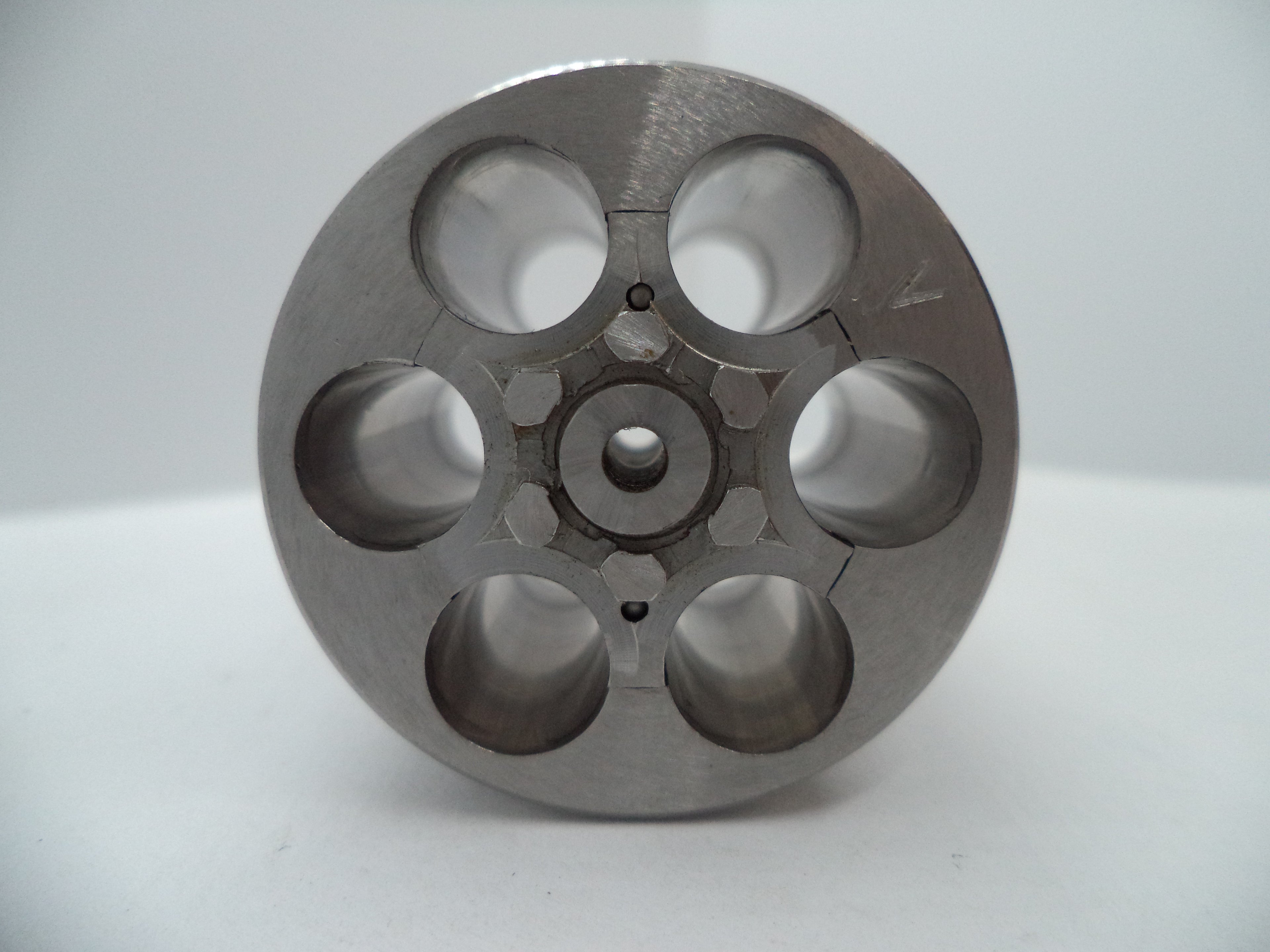 Smith & Wesson L Frame Model 681 Revolver .357 Cylinder w/Extractor Non Recessed Stainless Steel Used 68158
