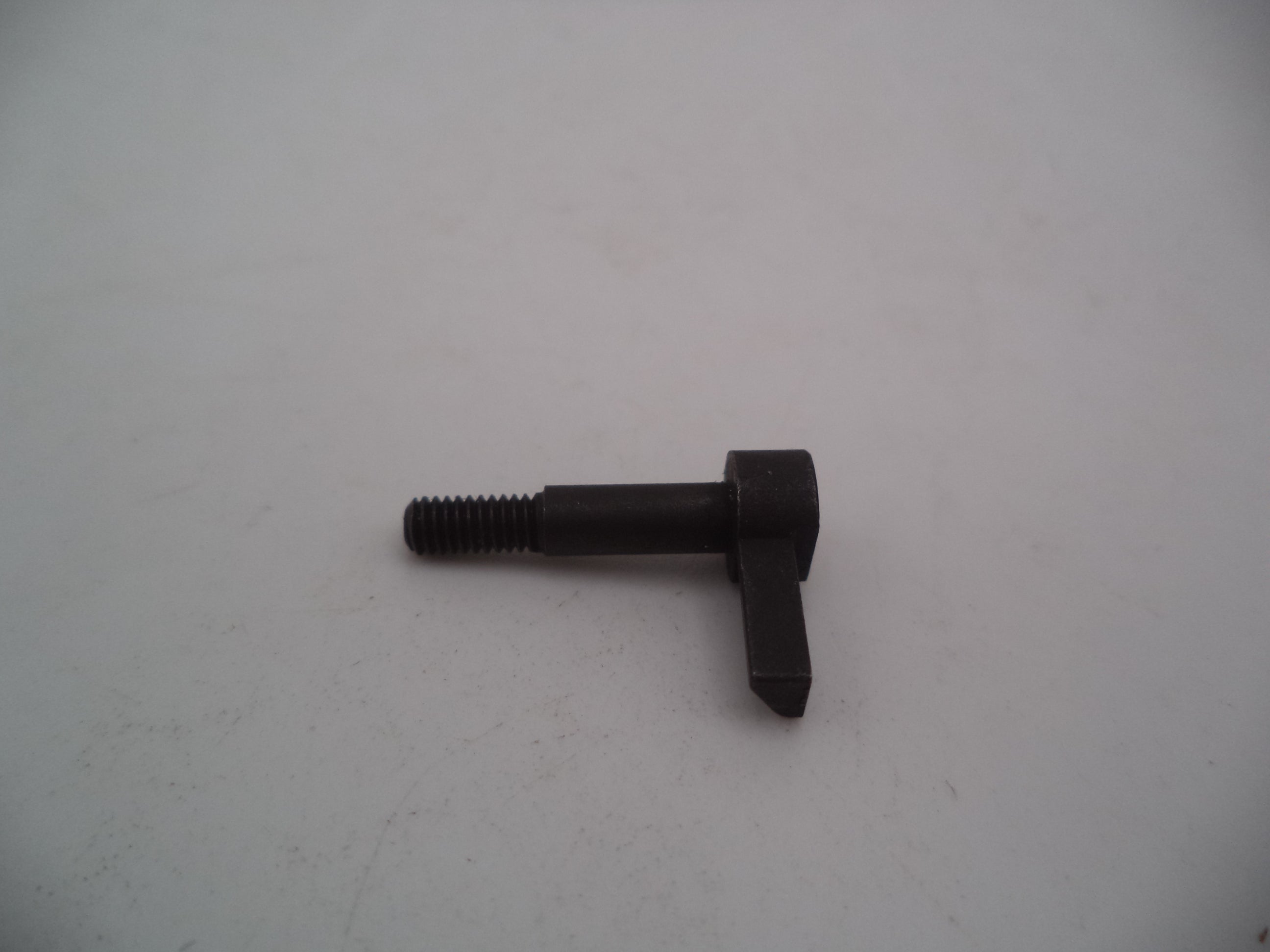 1077000000 SW Model 3953TSW,3904,3914,3914DAO,3944,3954 Magazine Release (Right Hand)