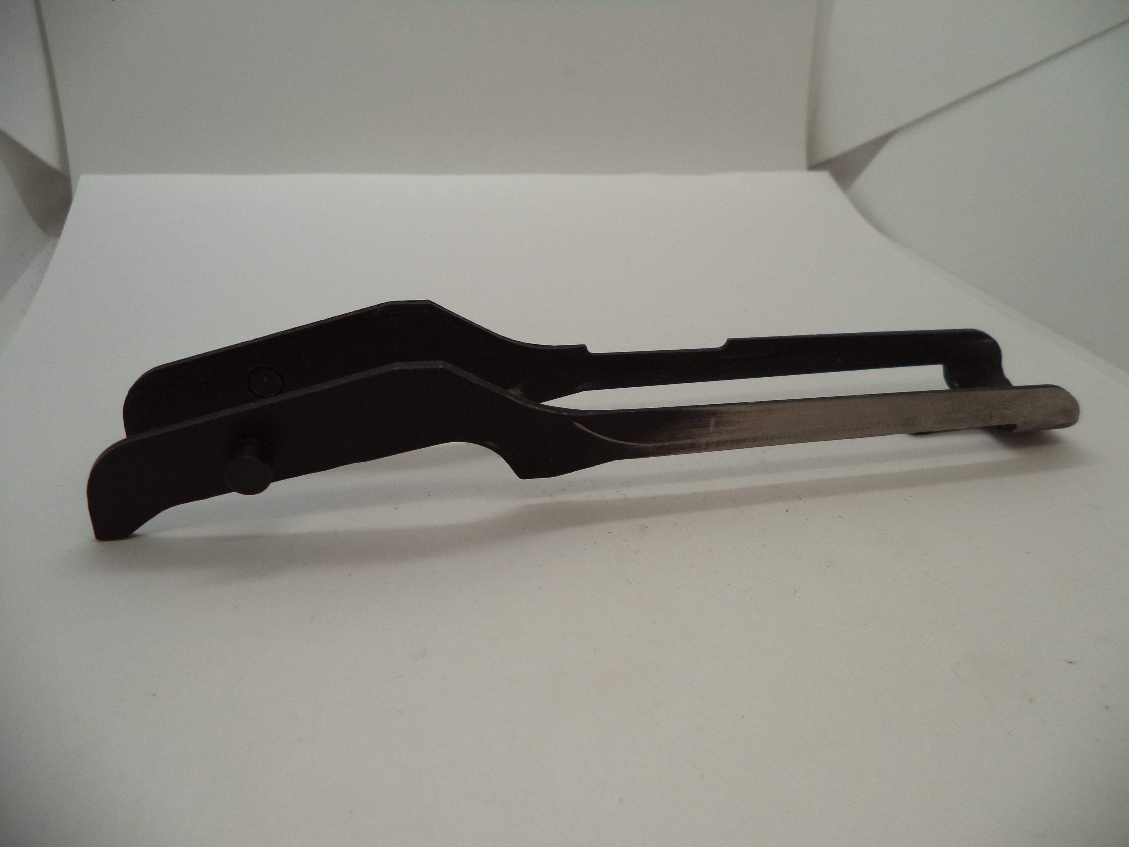 16D Mossberg 12 Gauge Pump Shotgun Model 500A & 590 Used Elevator