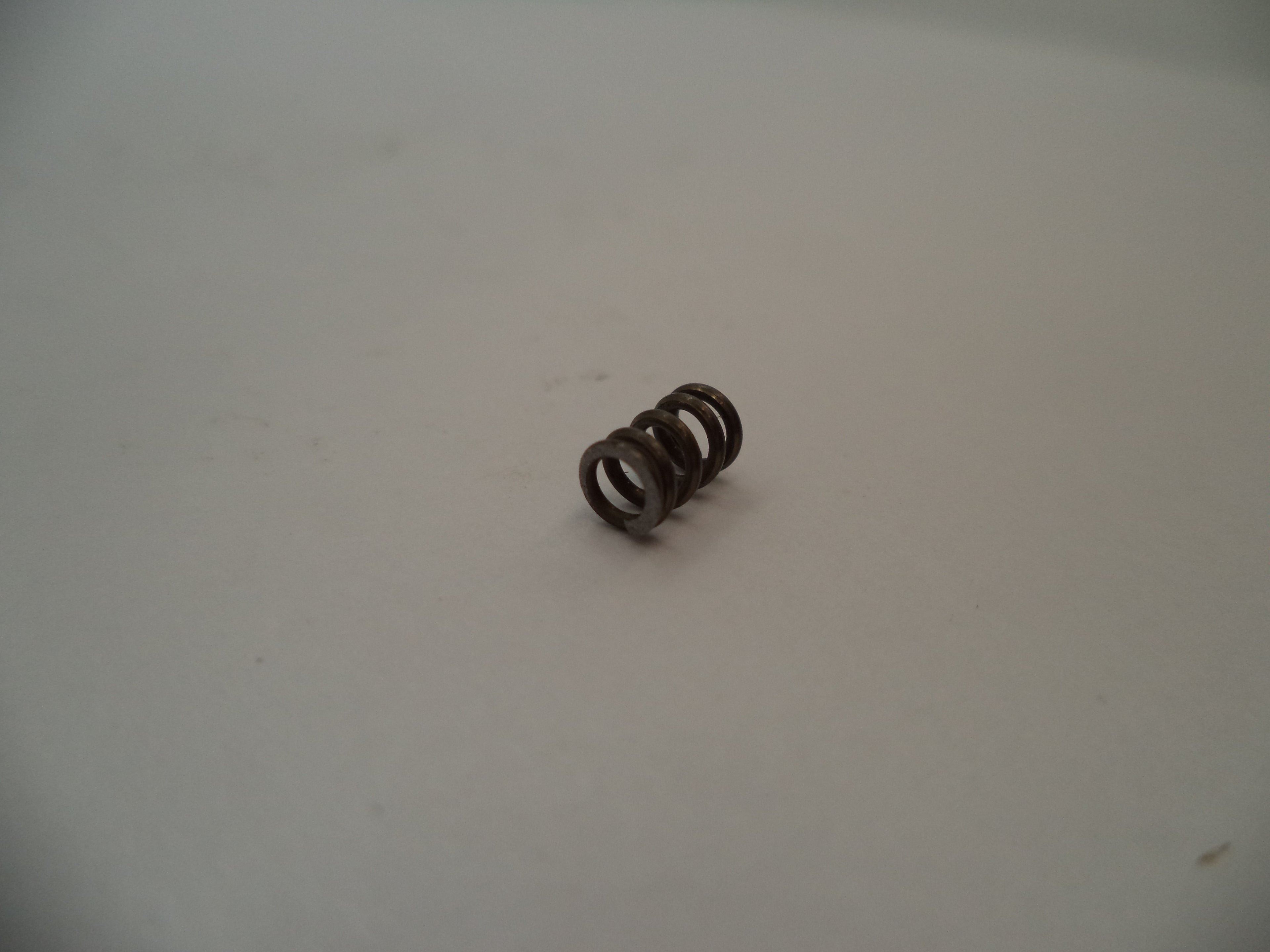 1585 Mossberg 12 & 20 Gauge Pump Shotgun Model 500 590 & 835 Extractor Spring