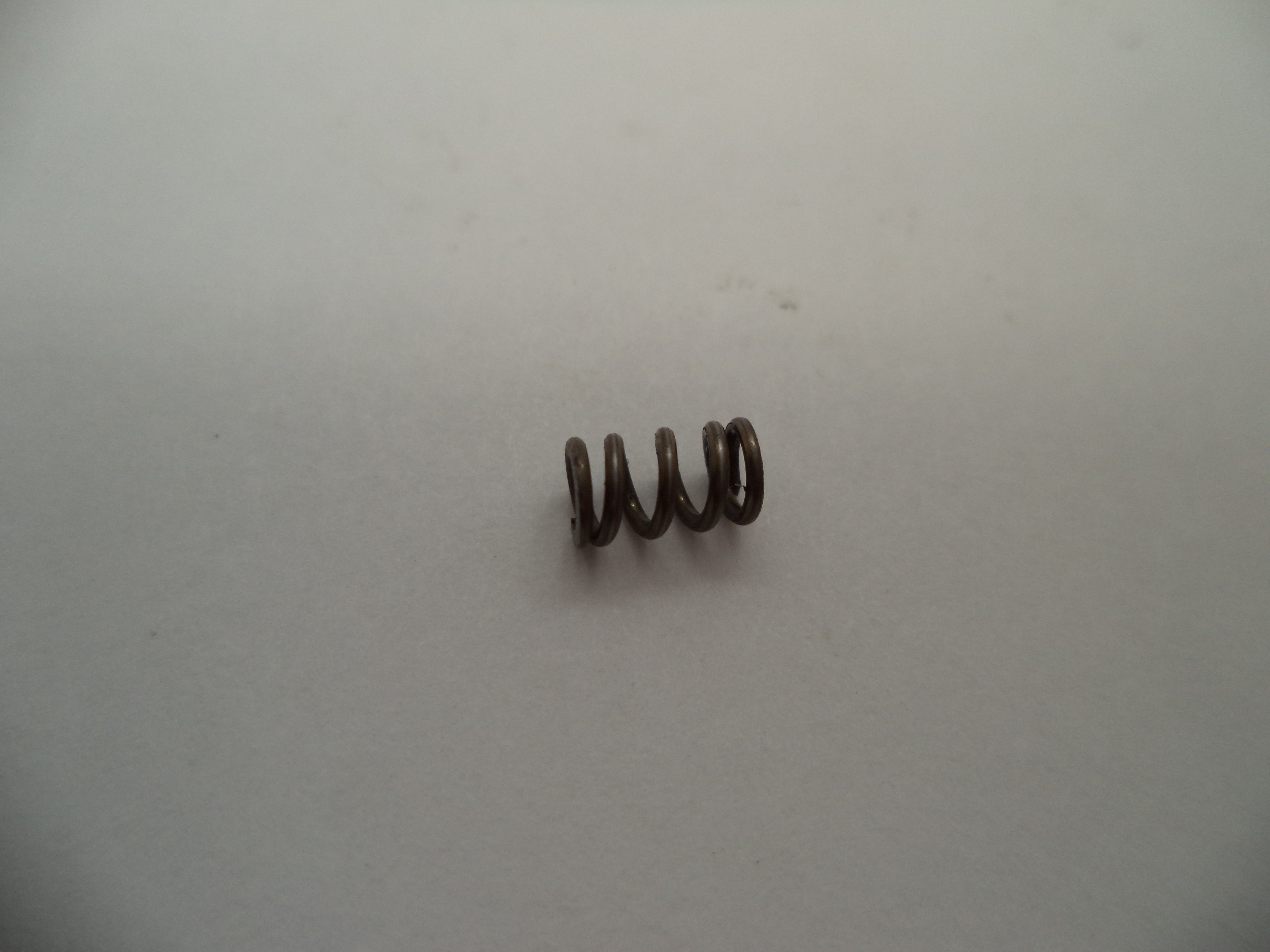 1585 Mossberg 12 & 20 Gauge Pump Shotgun Model 500 590 & 835 Extractor Spring