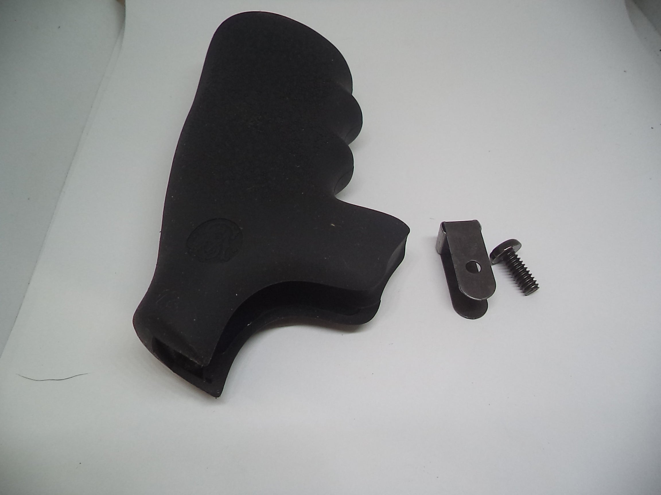 294670000 Smith & Wesson Revolver K L N X  Hogue Black Rubber Grips