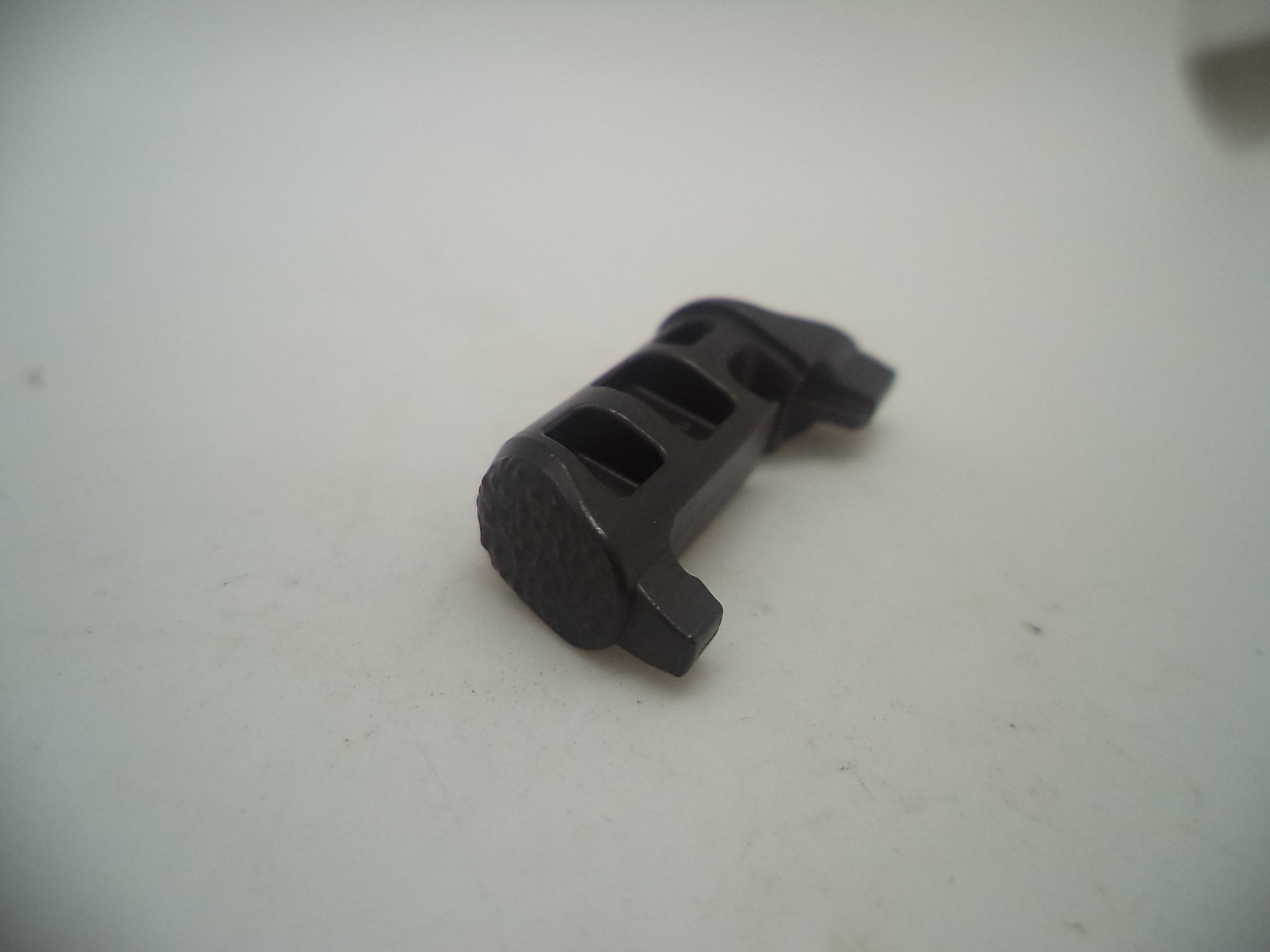 S&W M&P M2.0 Magazine Catch 9mm/40/45 | OEM 3006510