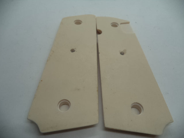 Smith & Wesson 1911 Government Grips - Commander Ivory with Medallions (194020000)