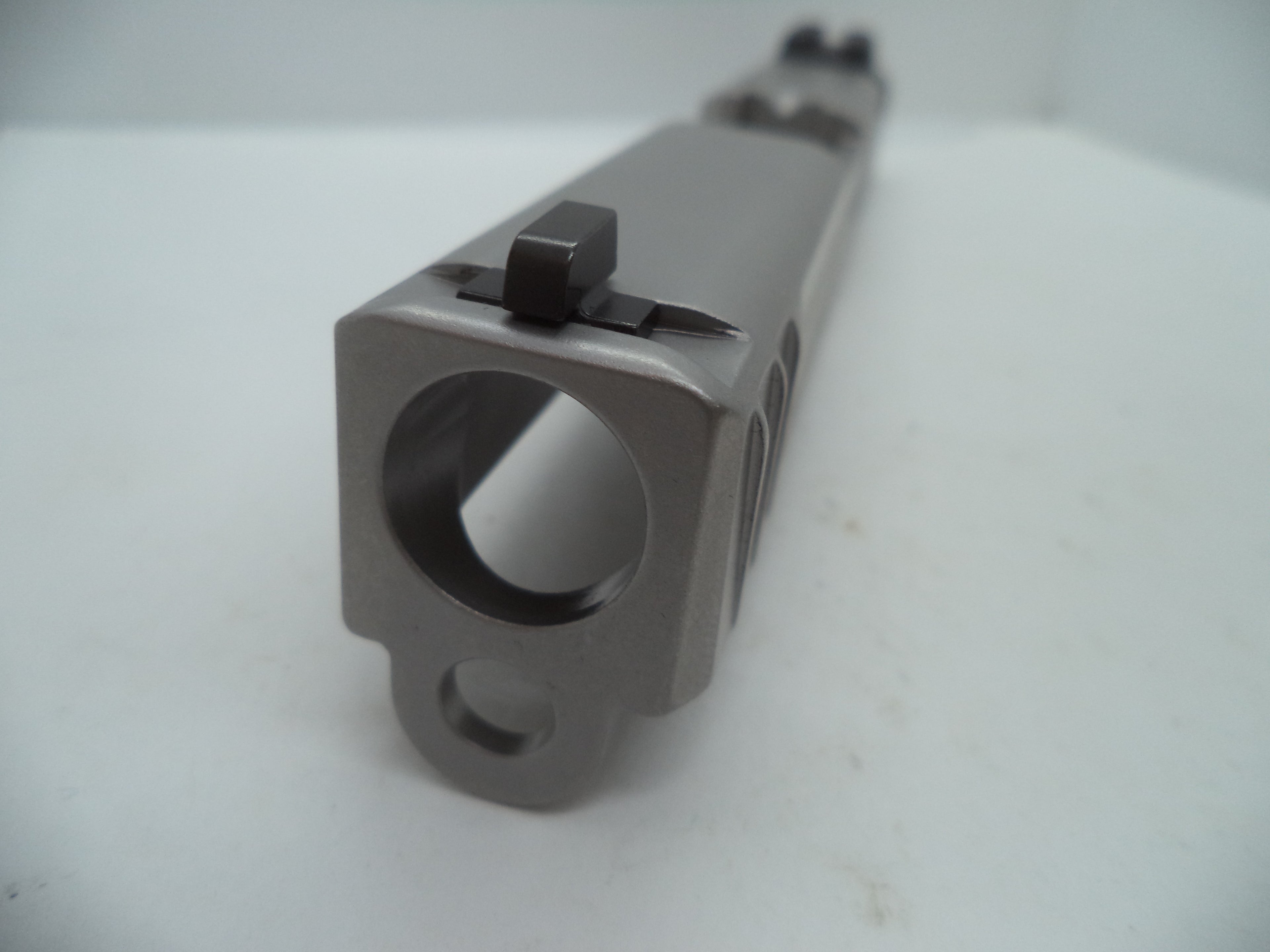 275500000 S&W 1911 Government Barrel, 1 in 16" Twist, 5" Stainless Steel .45 ACP