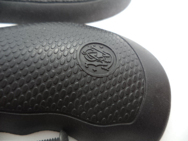 Smith & Wesson N Frame Black Rubber Grips Round Butt - 413880000