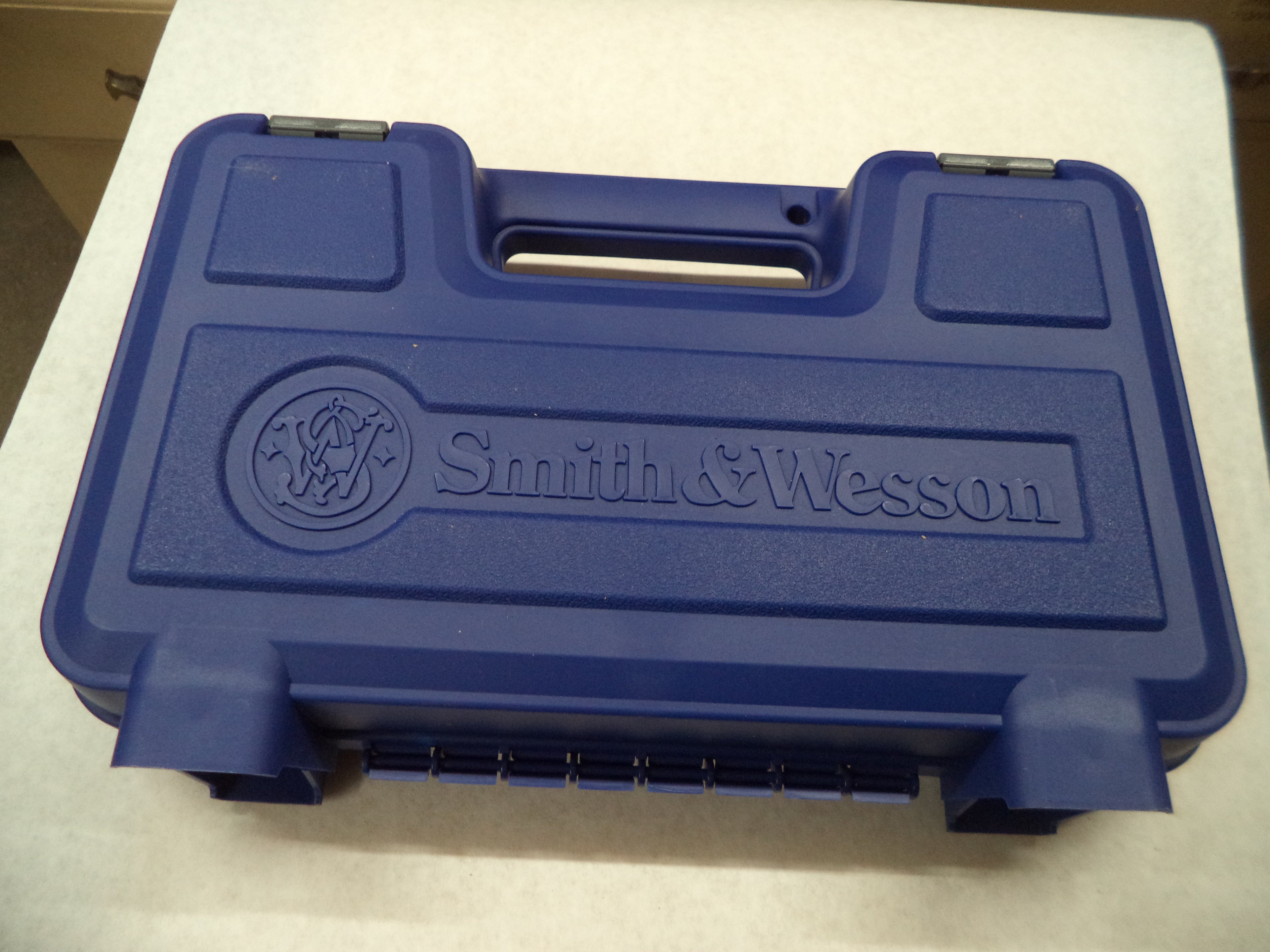 Smith & Wesson OEM Gun Box - Pistol & Revolver Storage (Up to 6" Barrel)