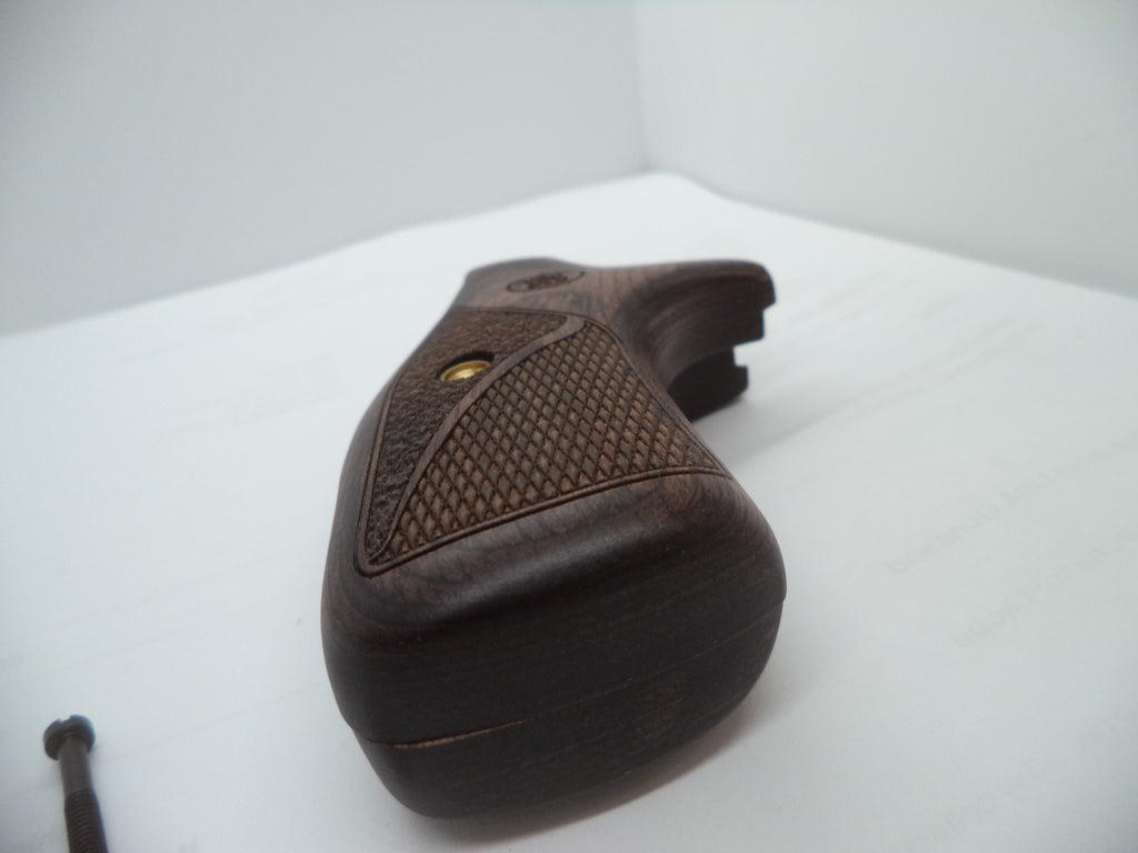 411740000 Smith & Wesson J Frame All Models Stipple Grips w/ Logo Round Butt