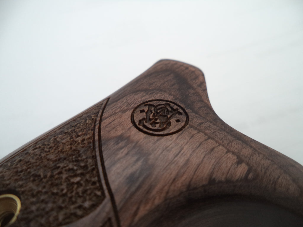 411740000 Smith & Wesson J Frame All Models Stipple Grips w/ Logo Round Butt