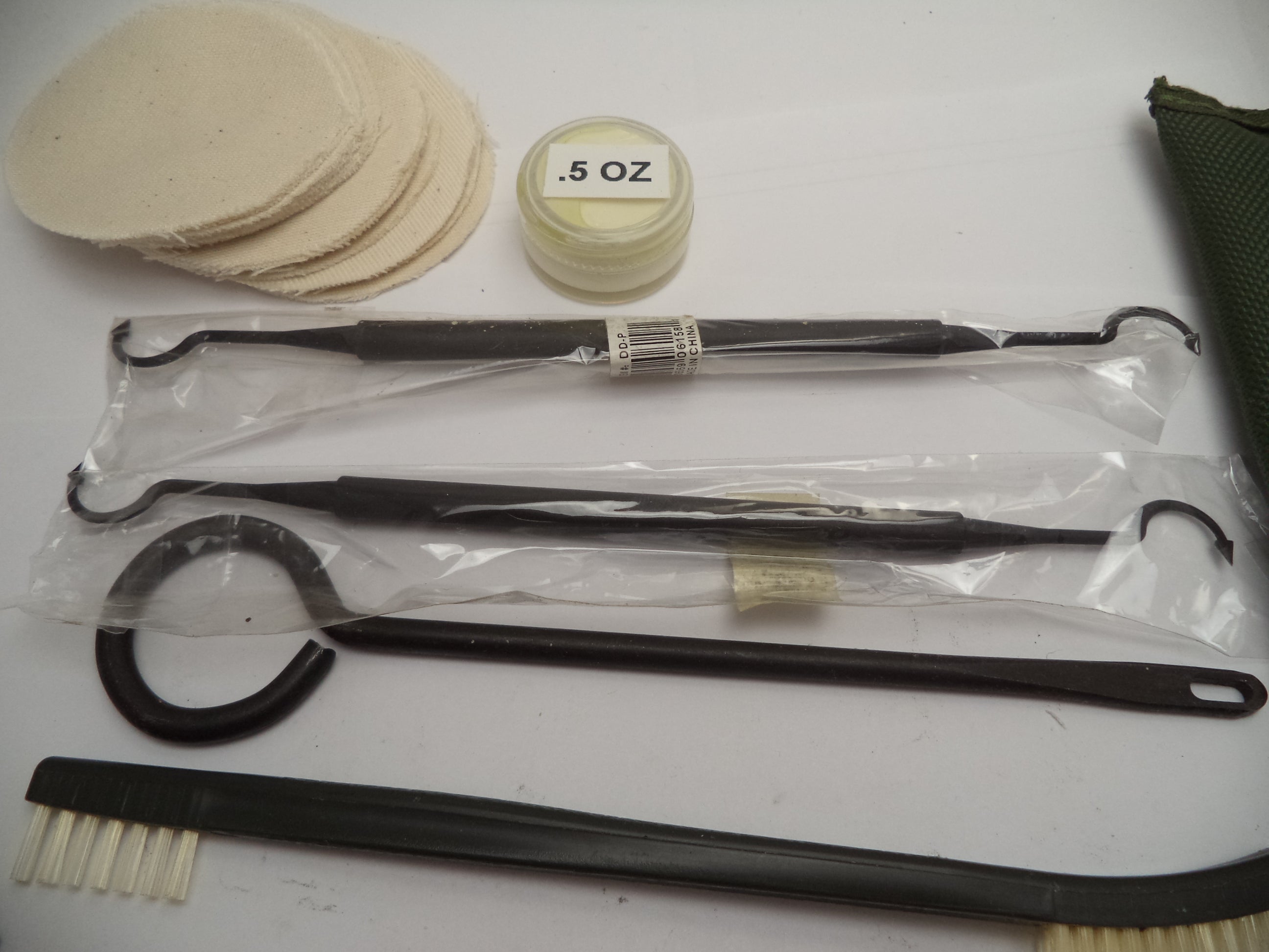 GC12 40 Piece Gun Cleaning Kit for Pistols & Revolvers