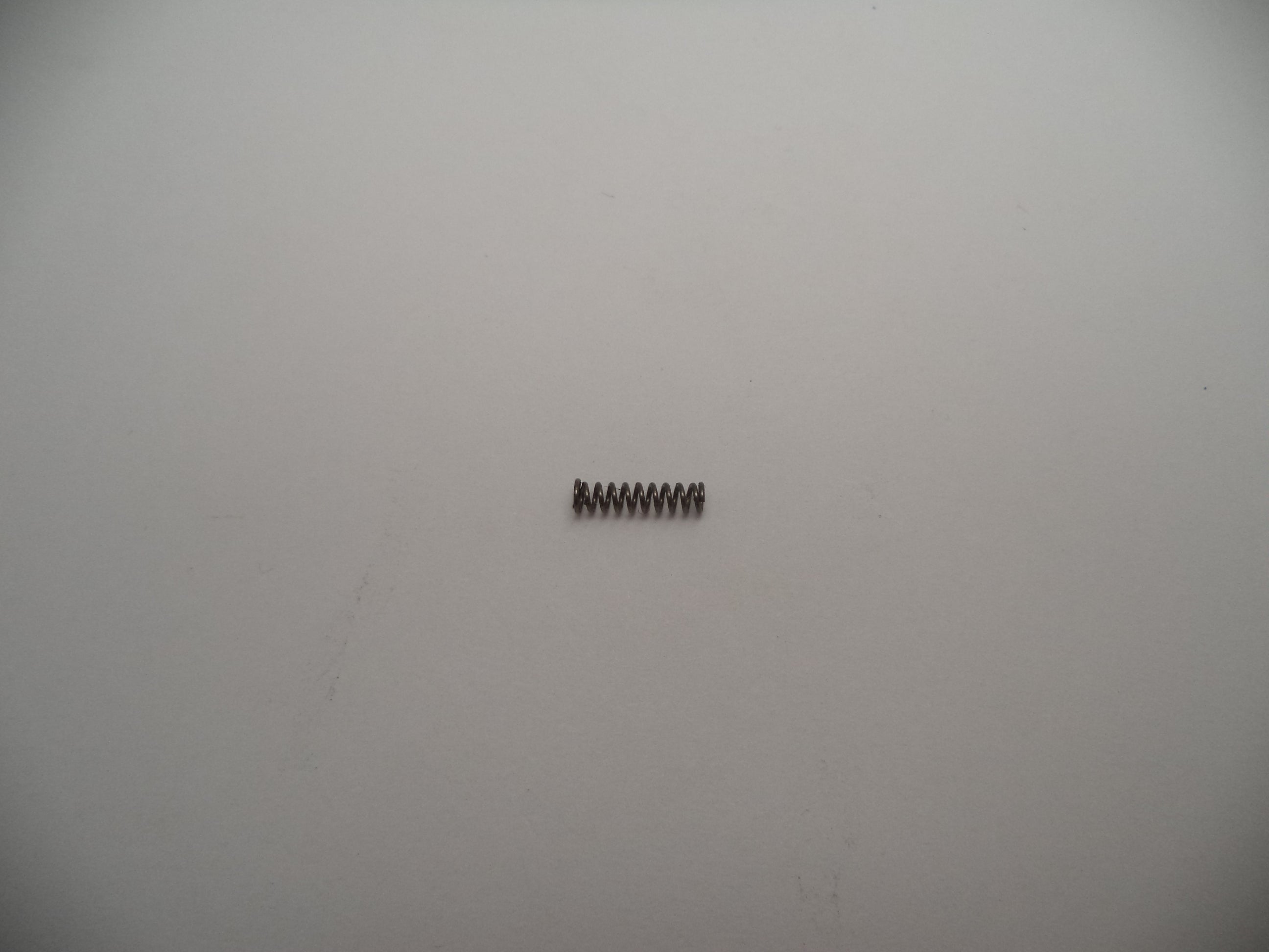 264120000 Smith & Wesson Extractor Plunger Spring New Pistol Part
