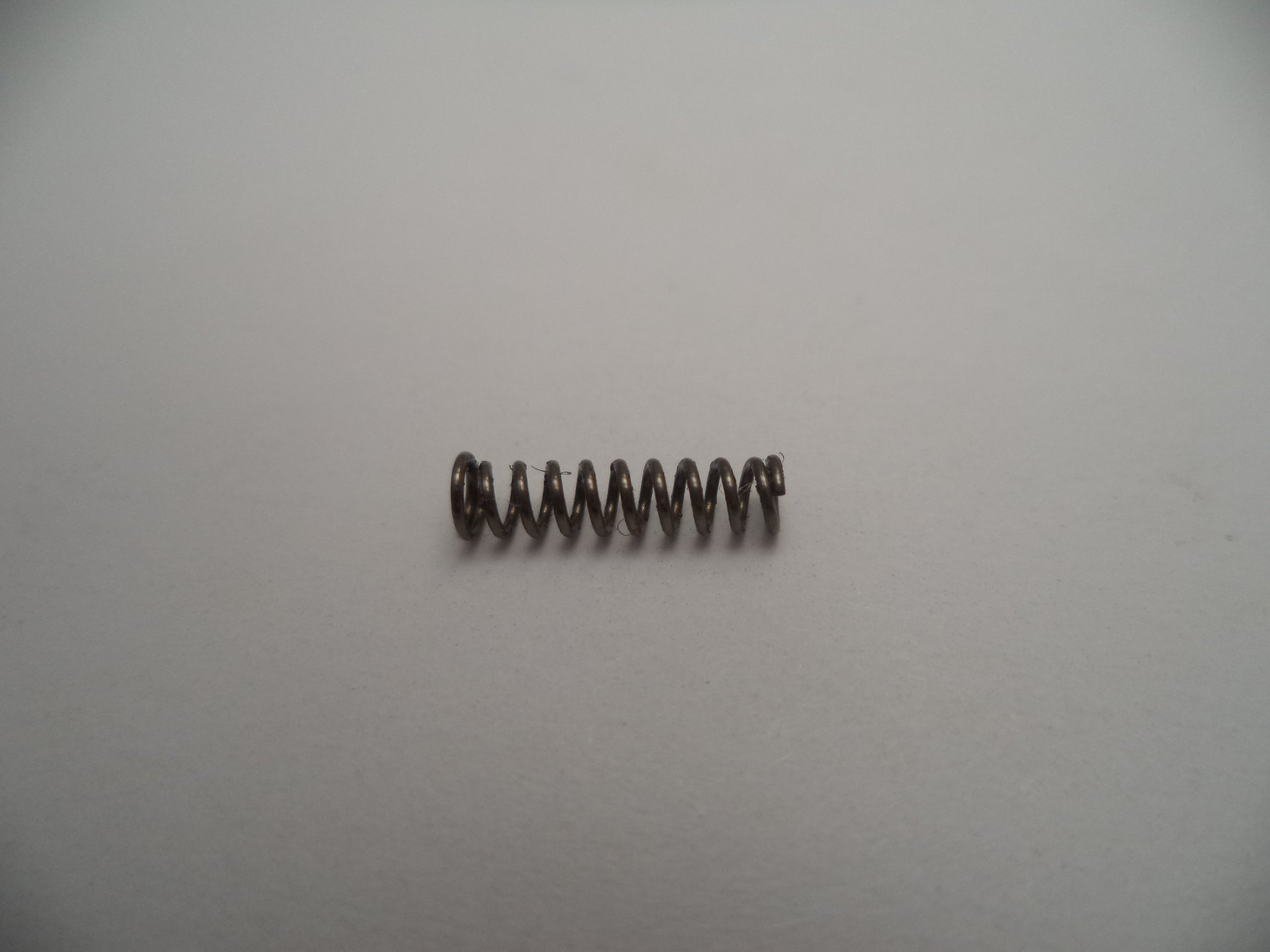 264120000 Smith & Wesson Extractor Plunger Spring New Pistol Part