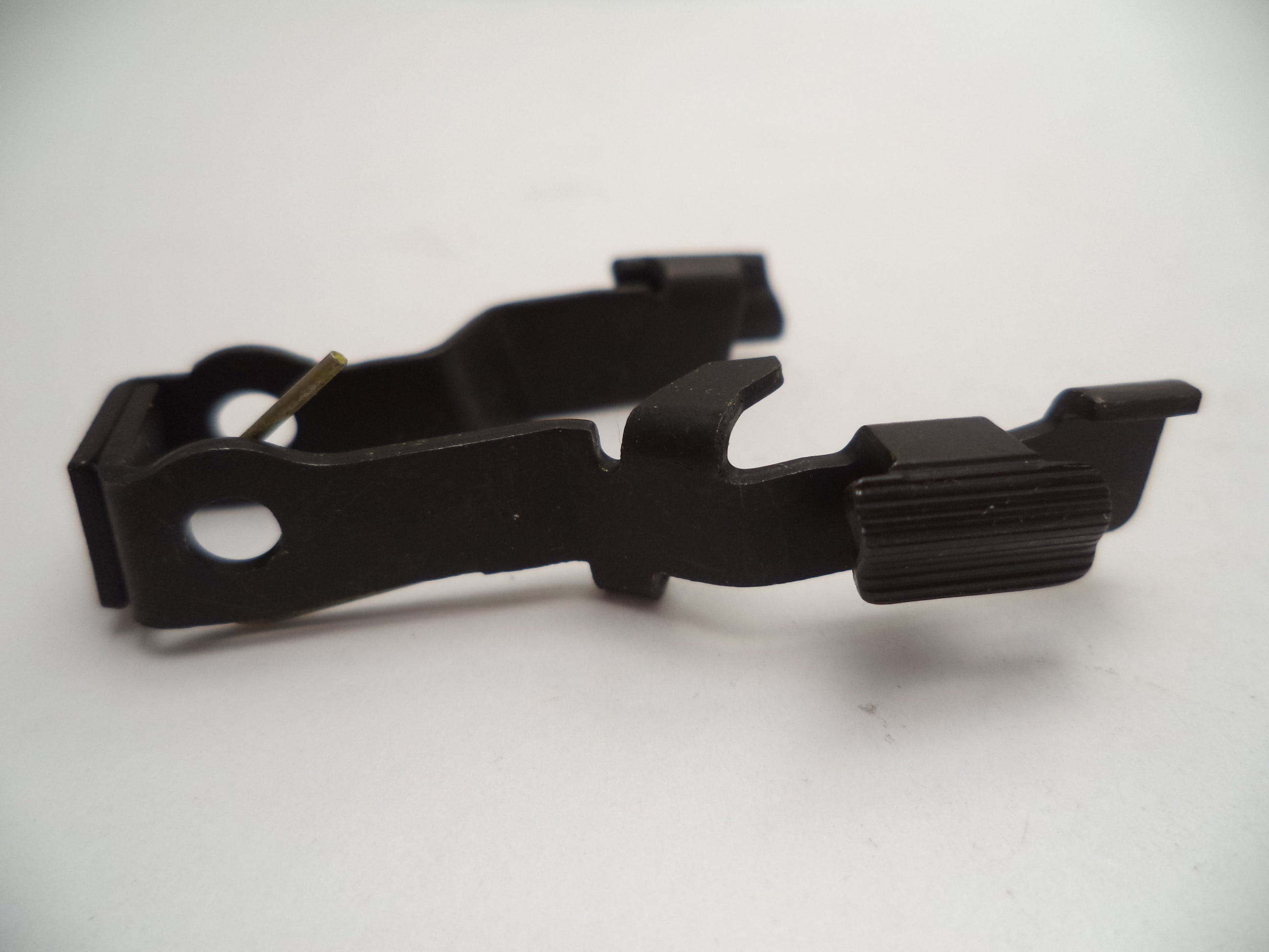 396470000 Smith and Wesson Slide Stop Assembly for Auto Pistols M&P 45