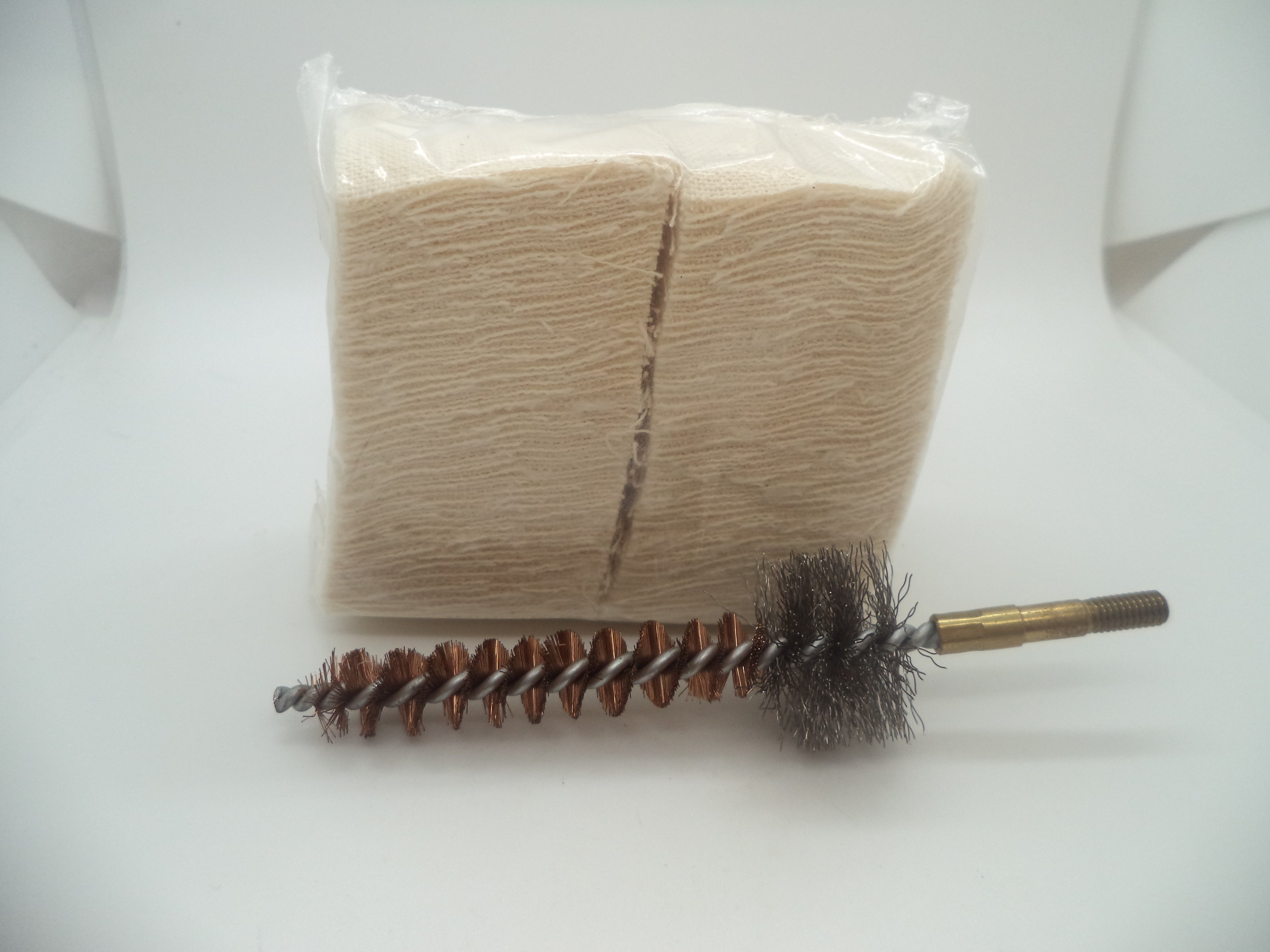 GP1 .223/5.56 USGI Bore Cleaning Patch (200 Patches) & 1 Chamber Brush