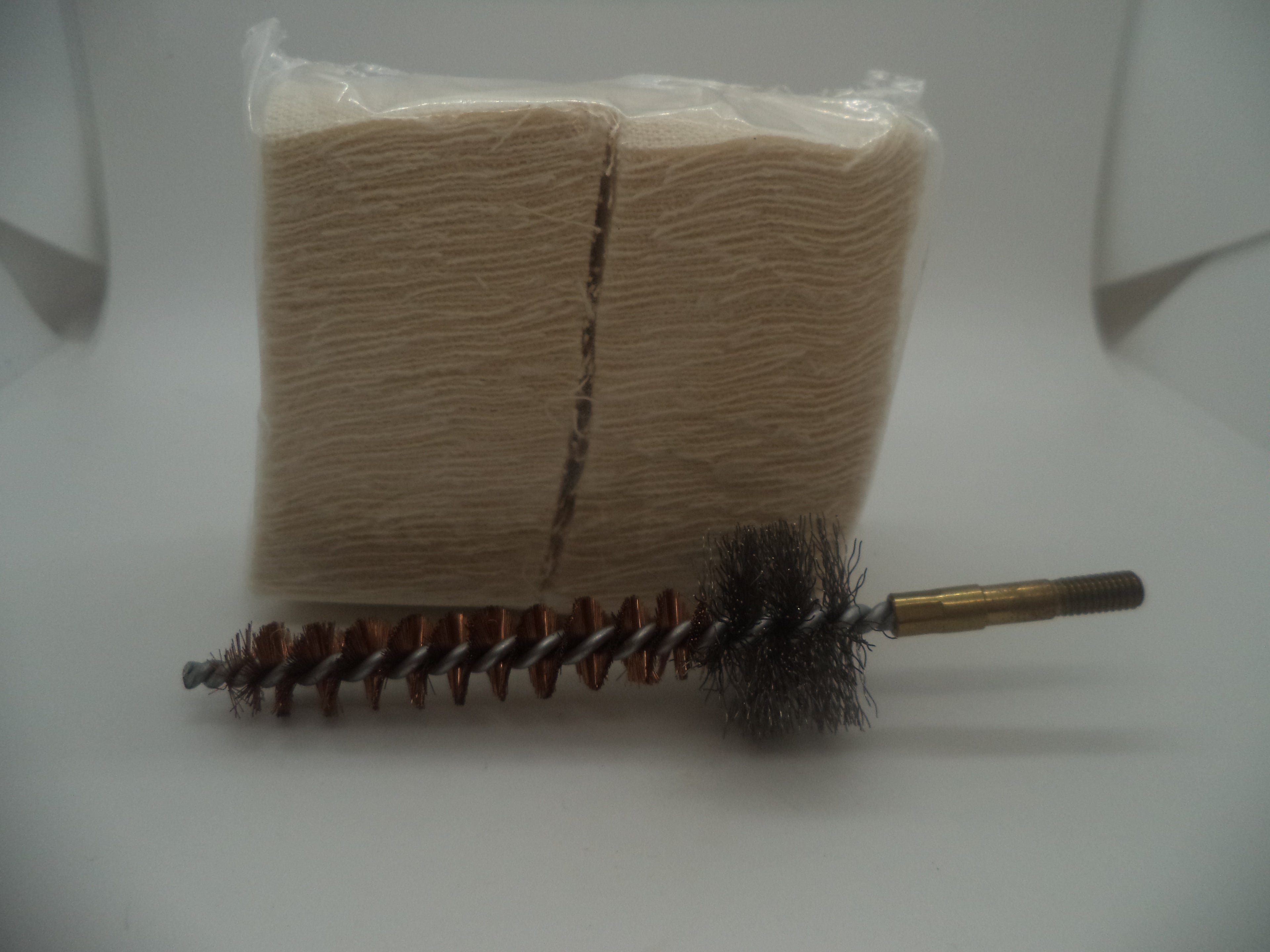 GP1 .223/5.56 USGI Bore Cleaning Patch (200 Patches) & 1 Chamber Brush