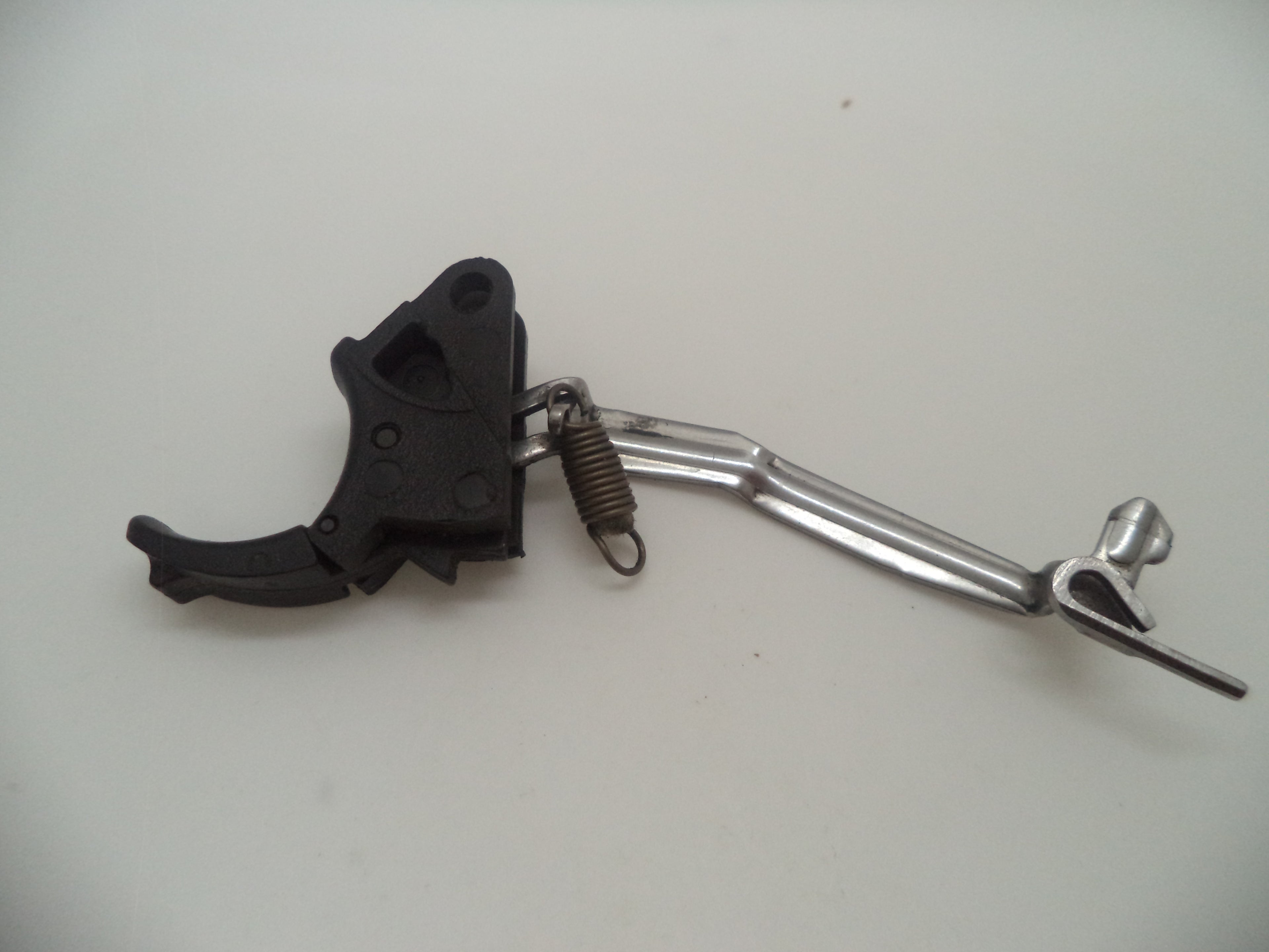 MP4019 Smith & Wesson Pistol M&P Trigger Bar Assembly & Spring Used .40 S&W