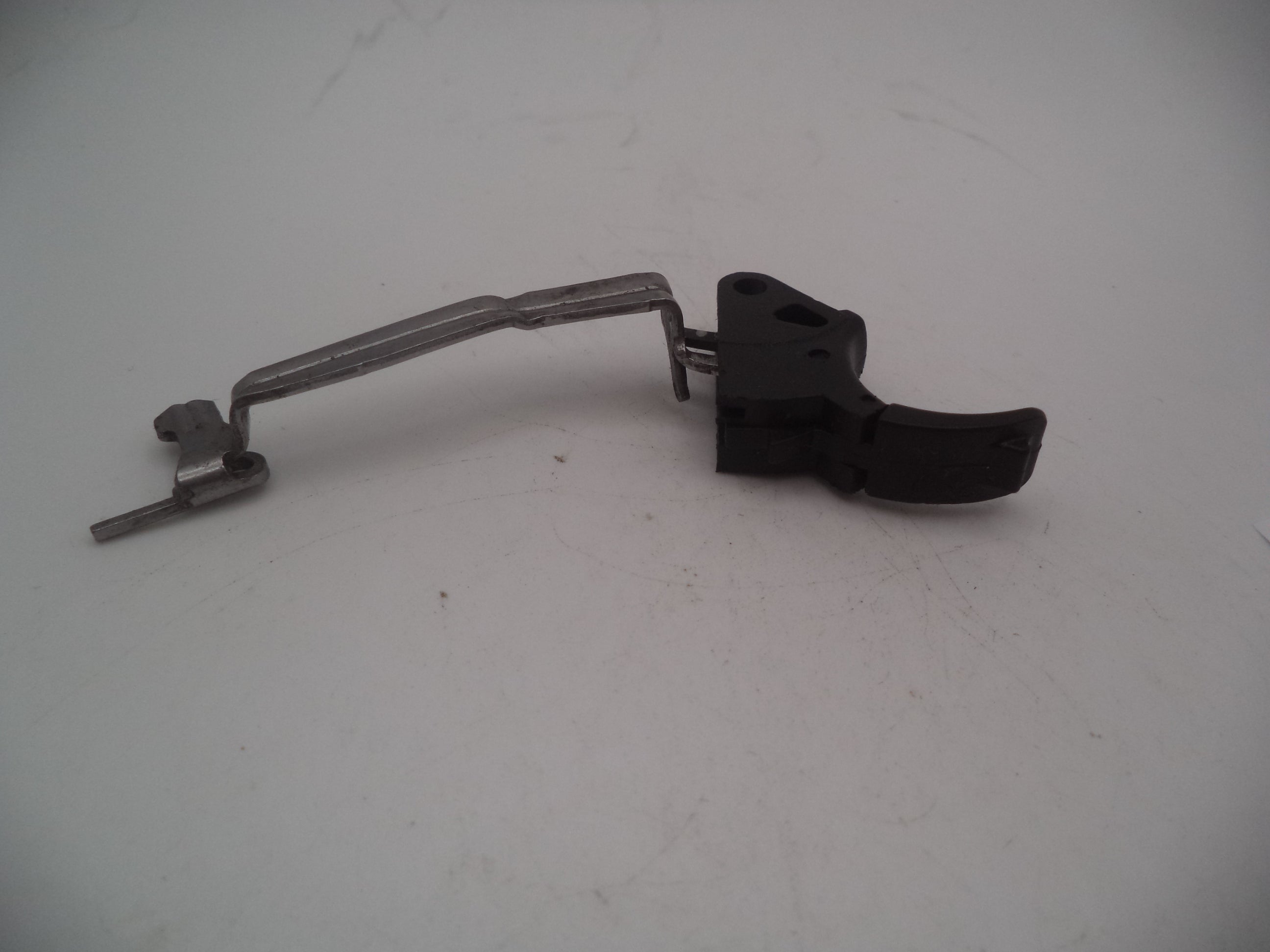MP903A Smith & Wesson Pistol M&P Trigger Bar Assembly With Spring  Used Part 9mmc S&W