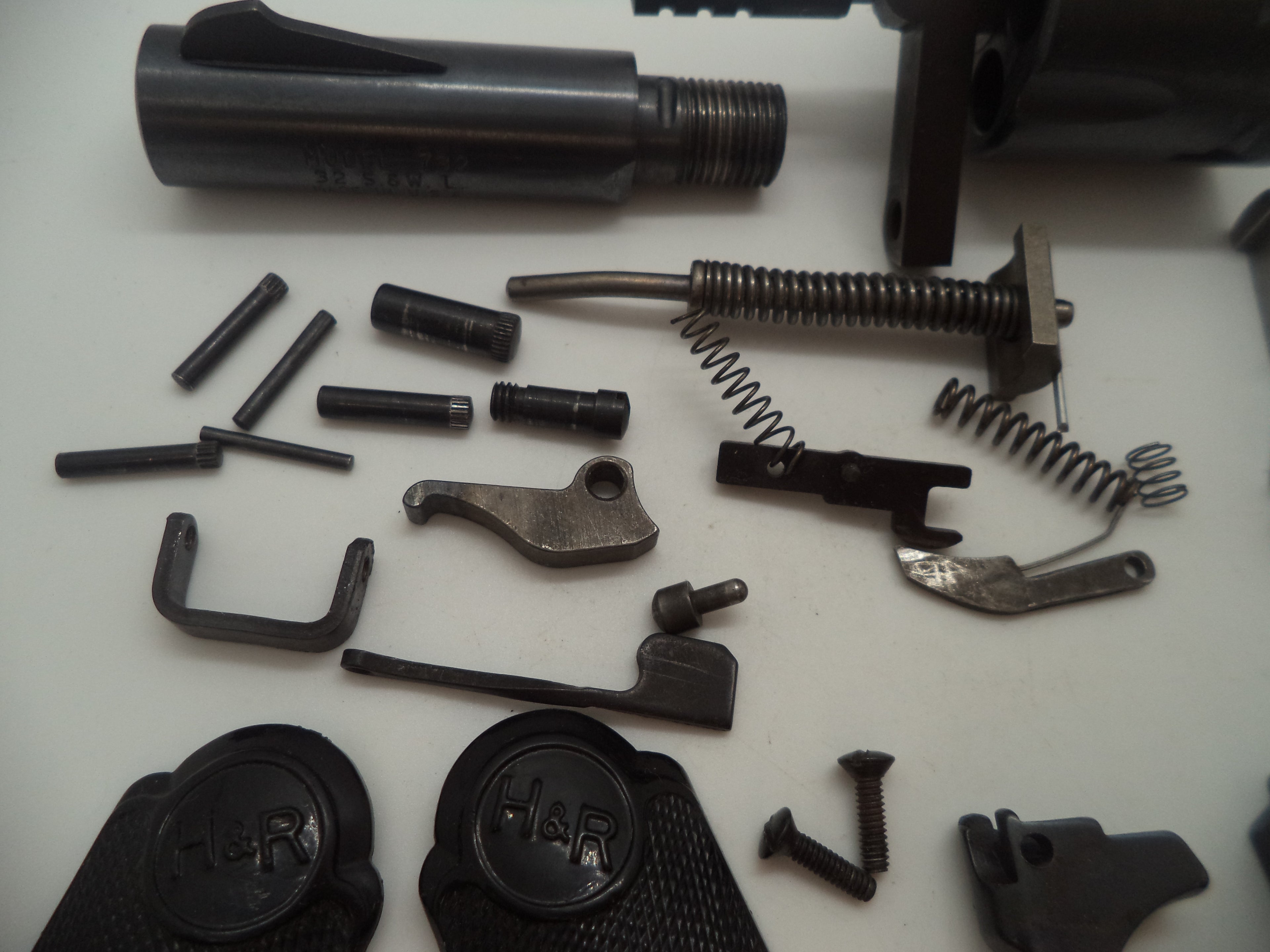 Lot Z3  Harrington & Richardson Model 732 .32 Long 3" Barrel Used Parts Group