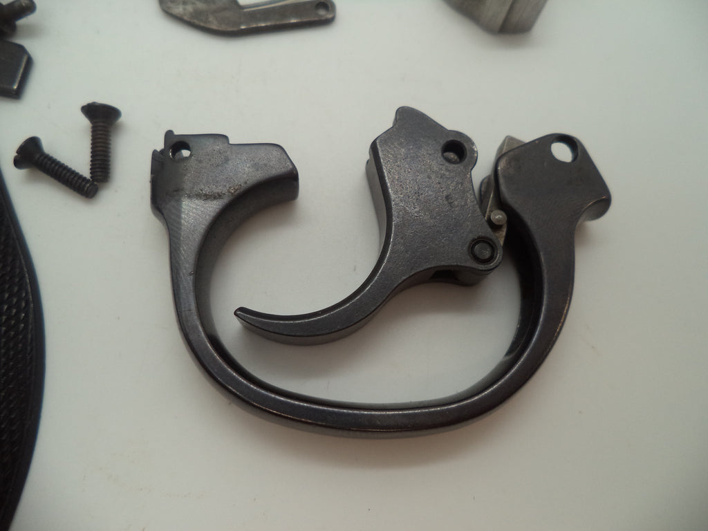 Lot Z3  Harrington & Richardson Model 732 .32 Long 3" Barrel Used Parts Group