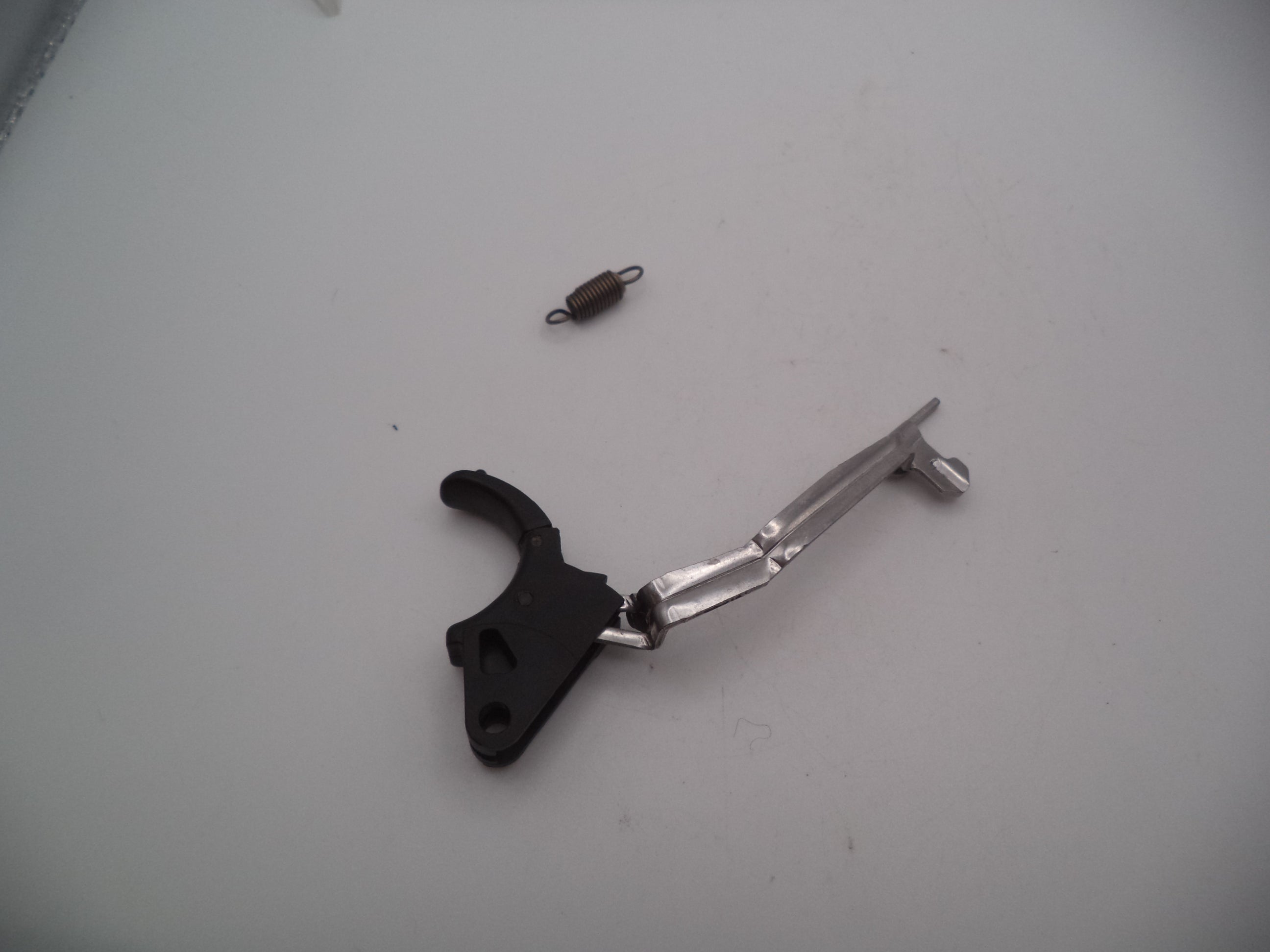MP9C6A Smith & Wesson Pistol M&P 9 Compact 9mm Trigger Bar Assembly Used