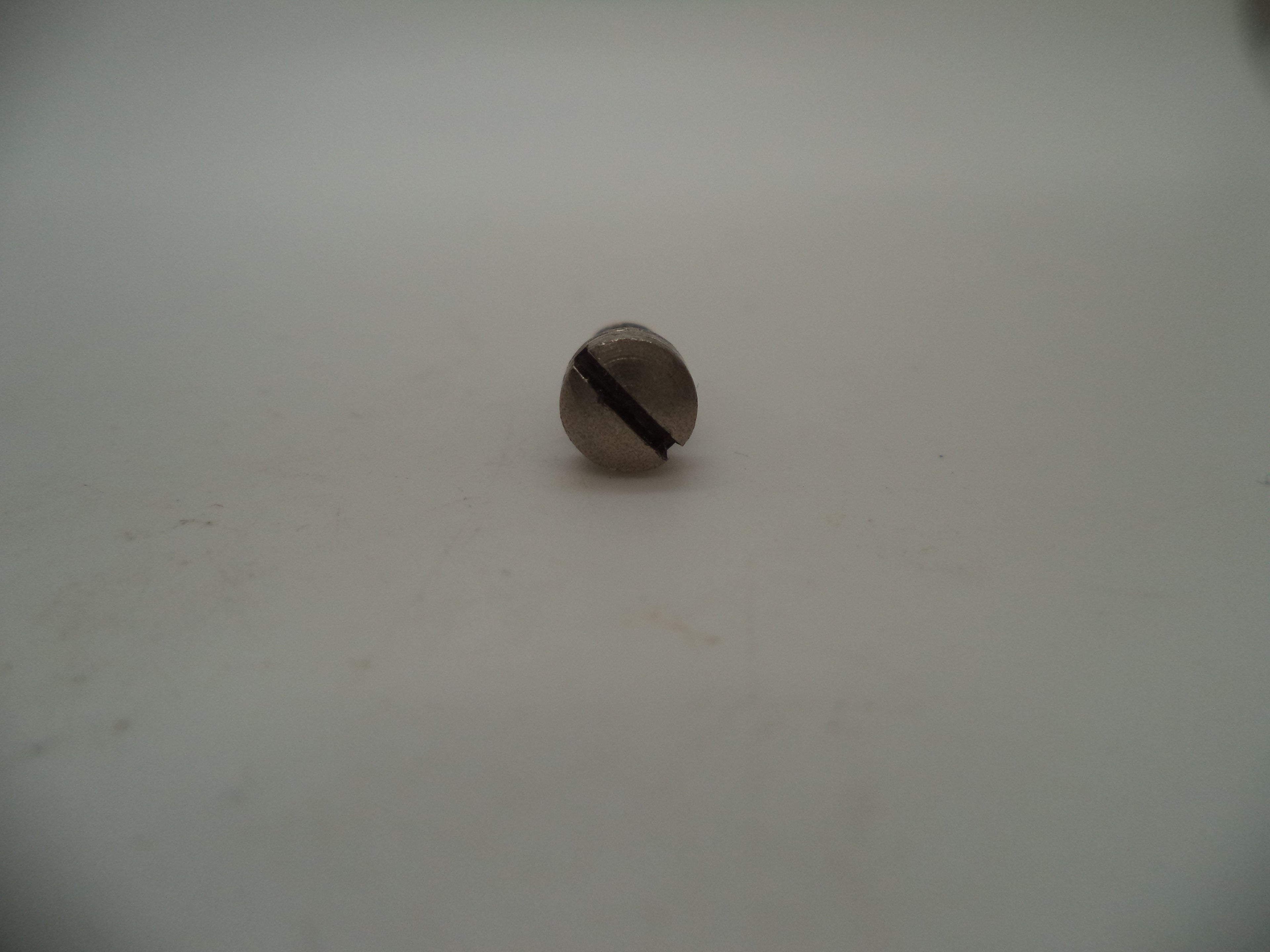 Smith & Wesson K Frame Strain Screw - Used OEM Part - Round Butt - .357 Magnum - Model 19 - 19173