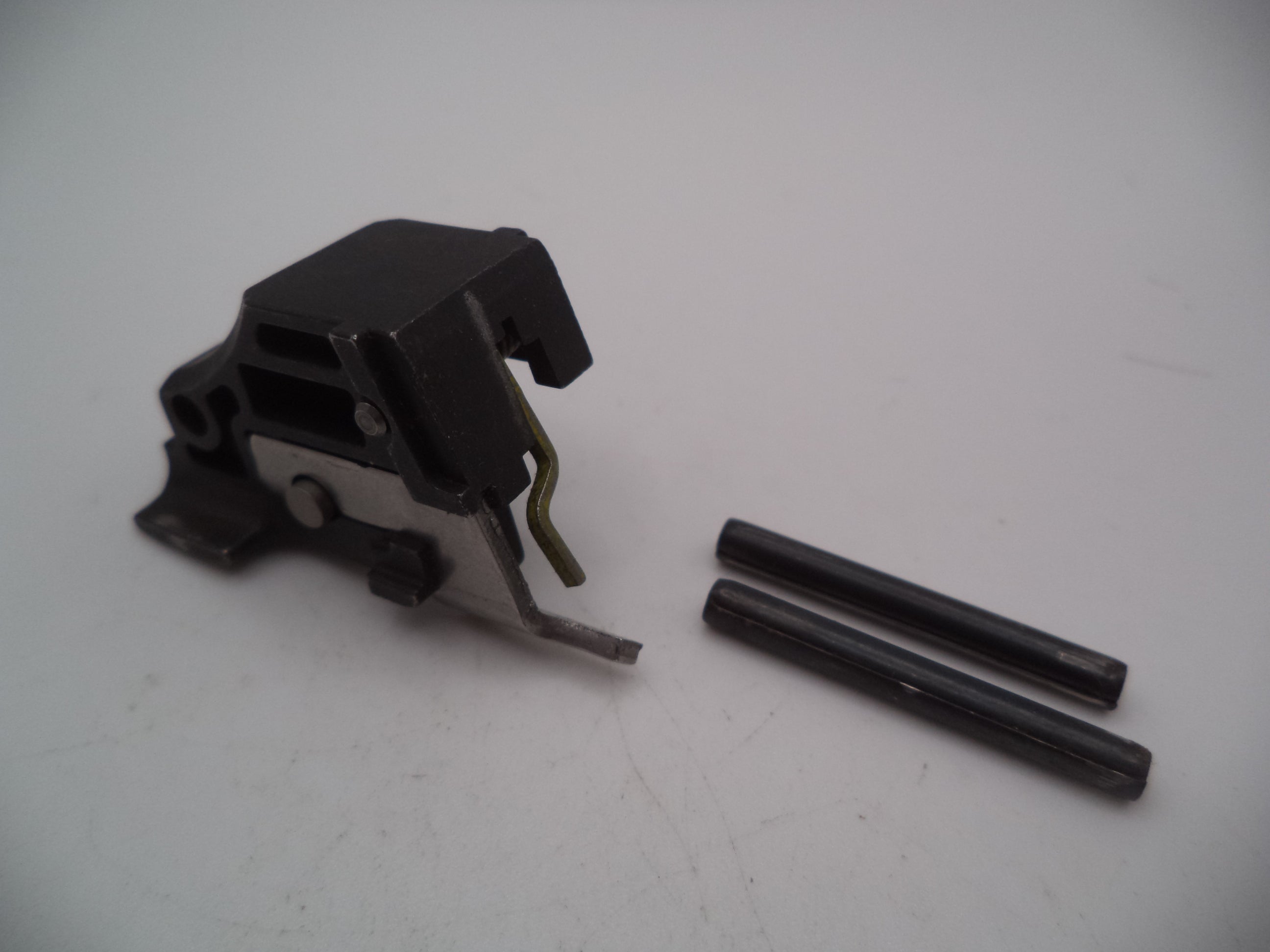 MP45E1 Smith & Wesson Pistol M&P 45 Lever Housing Block Used Part .45 ACP