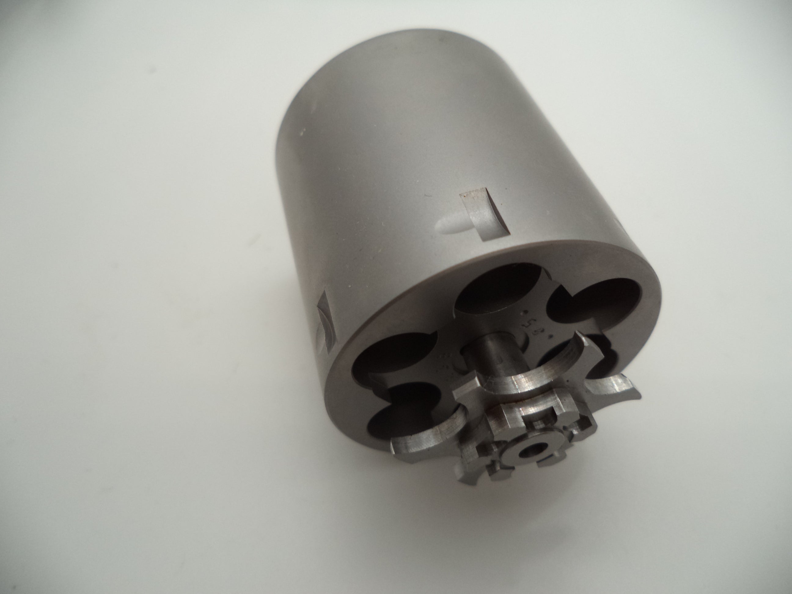 412130000 S&W L Frame Model 686 681 Cylinder Non Fluted