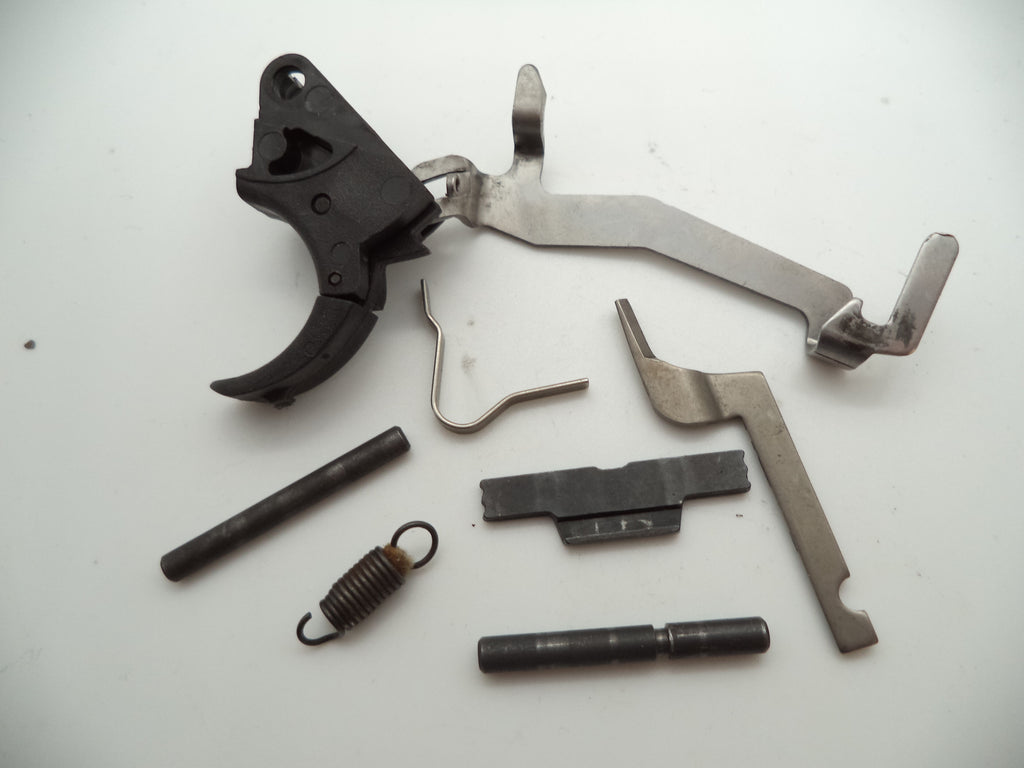 SWL02 Smith & Wesson Pistol Model SW40E Parts Lot Used .40 ctg.