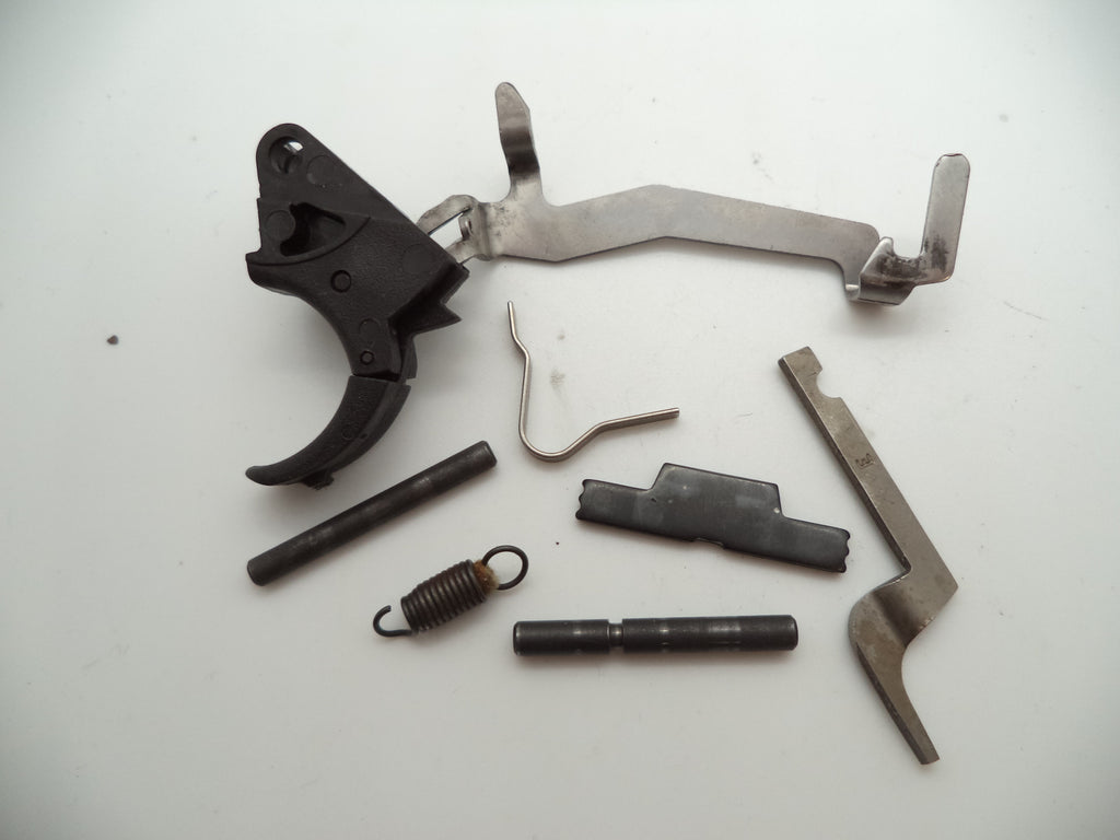 SWL02 Smith & Wesson Pistol Model SW40E Parts Lot Used .40 ctg.