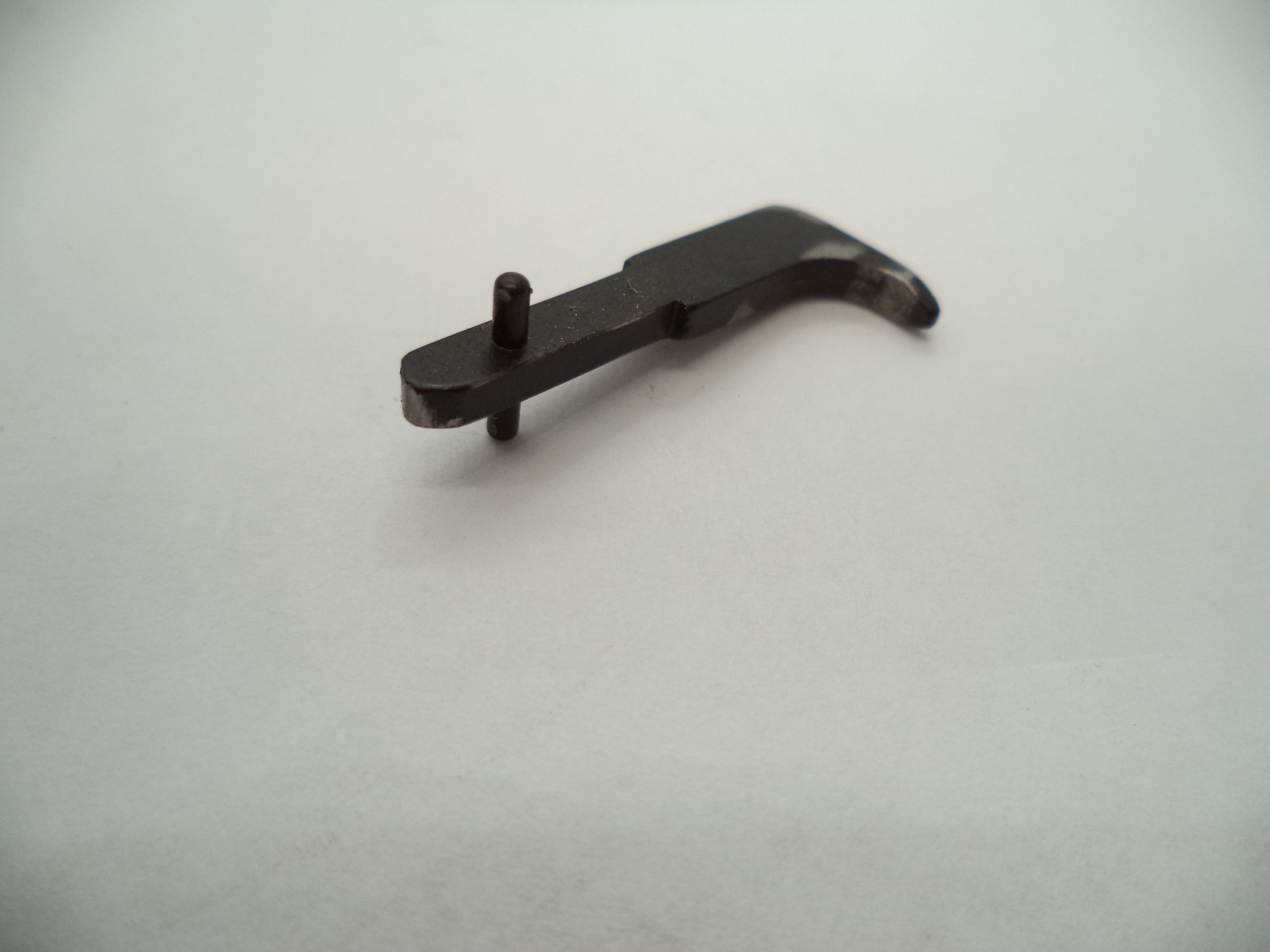 6107U+6108U Smith & Wesson Pistol Model 59 9MM Disconnector & Pin Used Part