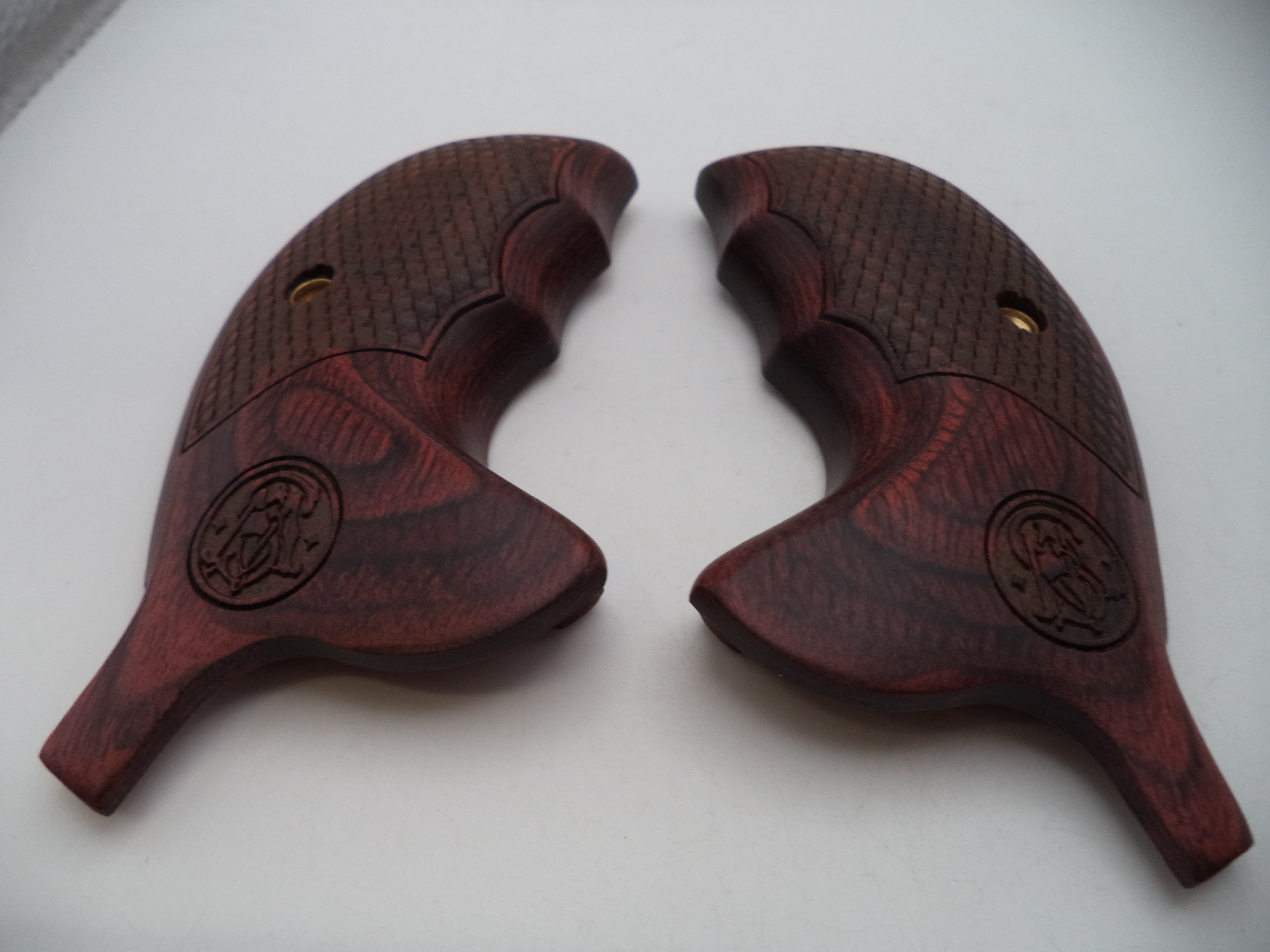 Smith & Wesson L Frame 686 Wood Grips - Round Butt | OEM Part 414020000
