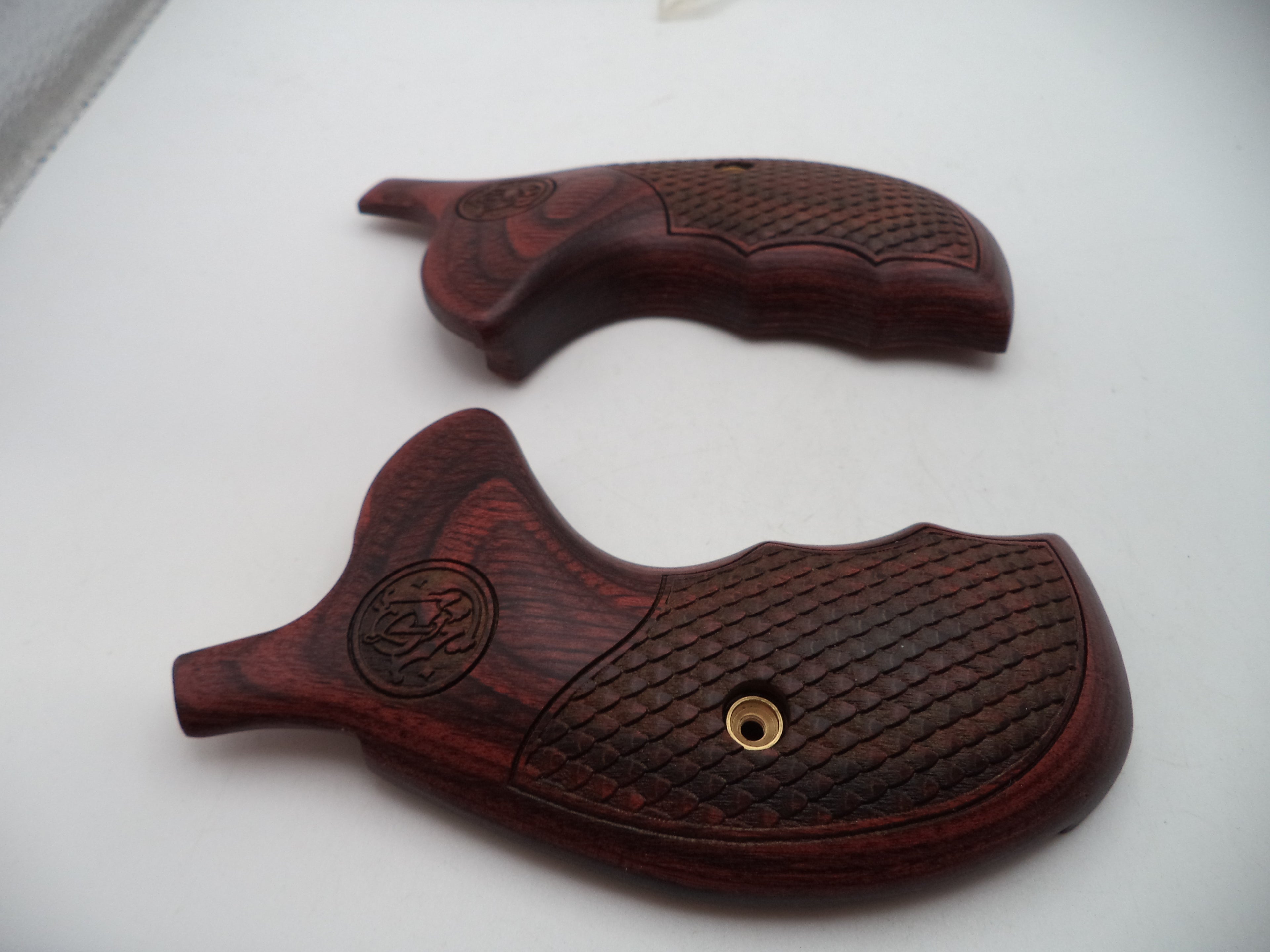 Smith & Wesson L Frame 686 Wood Grips - Round Butt | OEM Part 414020000