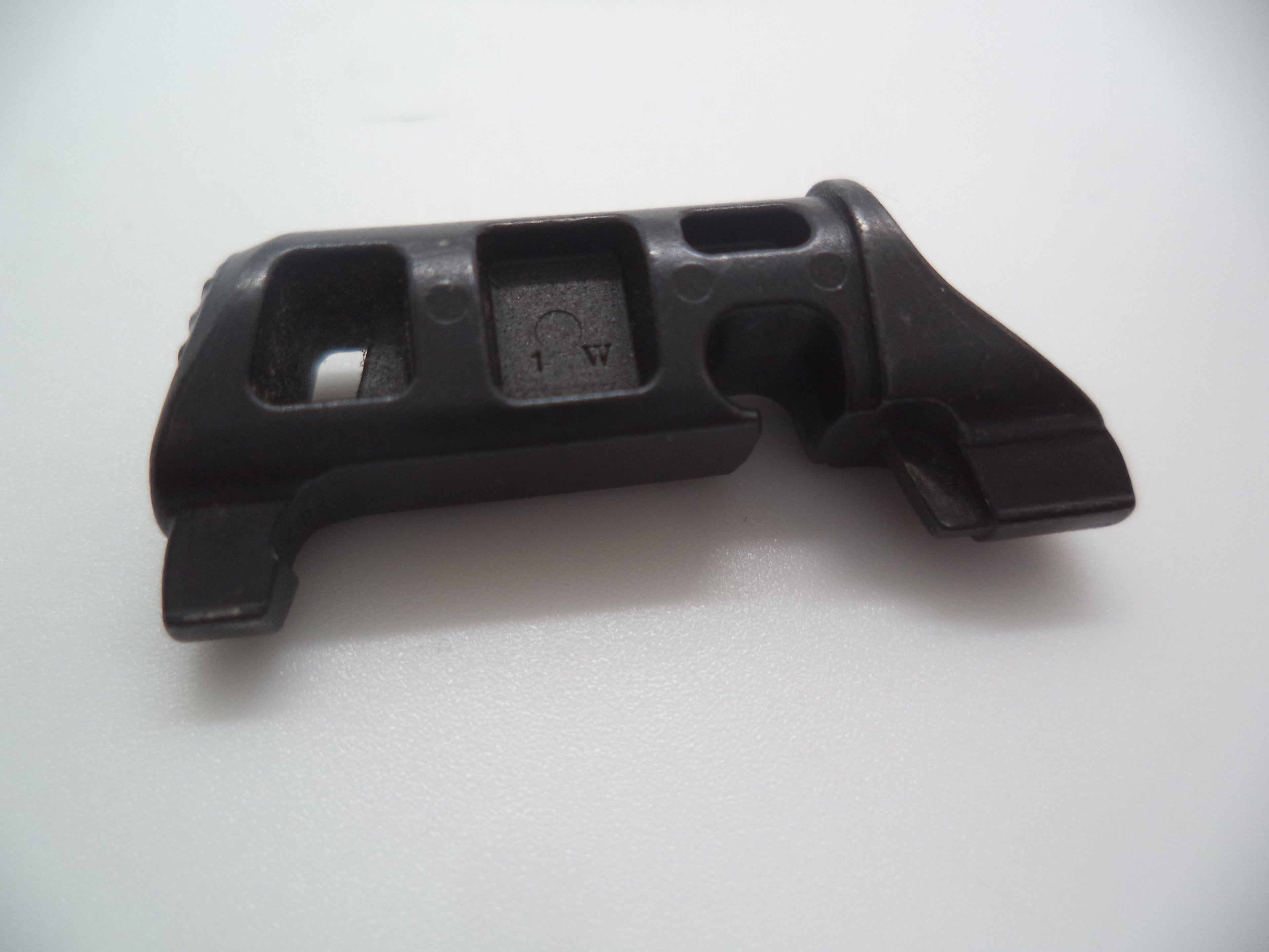 Smith & Wesson Pistol M&P 9mm M2.0 Magazine Catch Used Part MP26