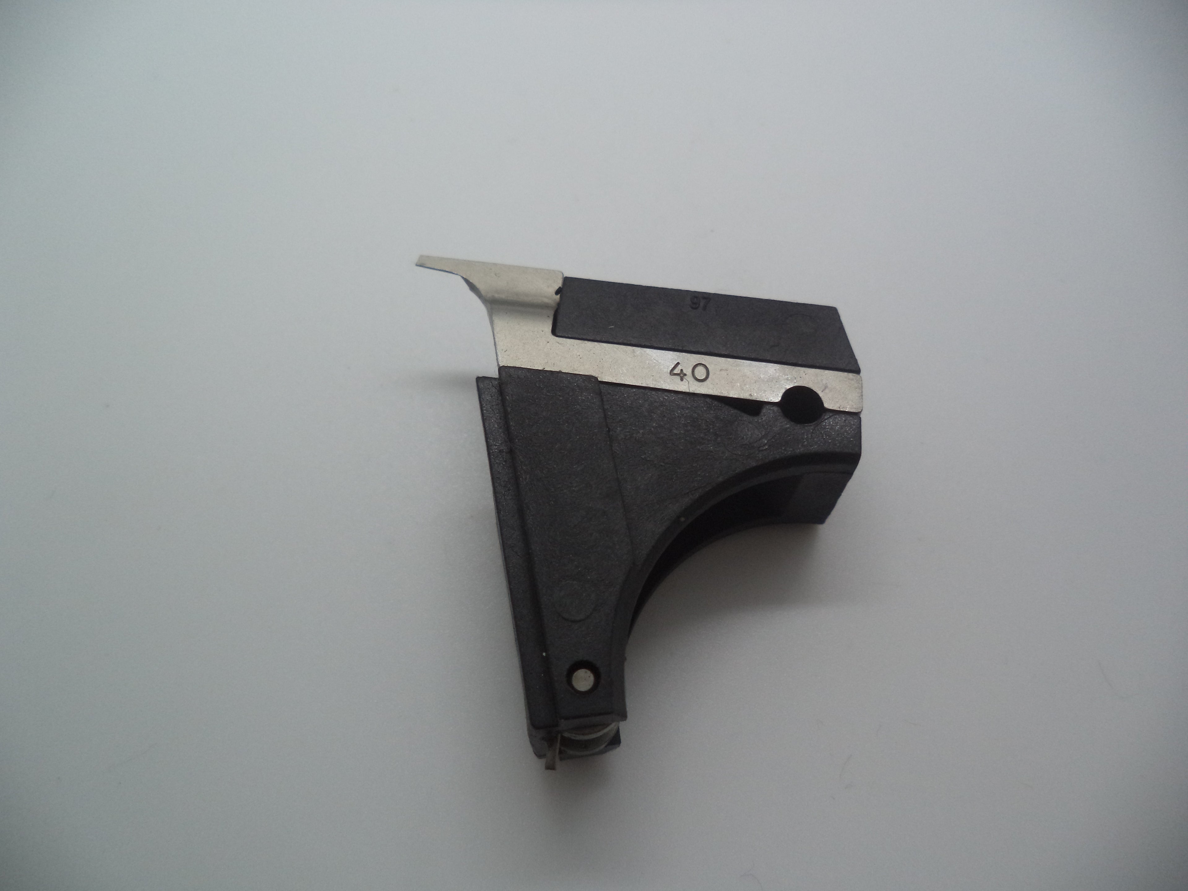 V4002 Smith & Wesson Pistol 40V Lever Housing Block Used Part .40 S&W