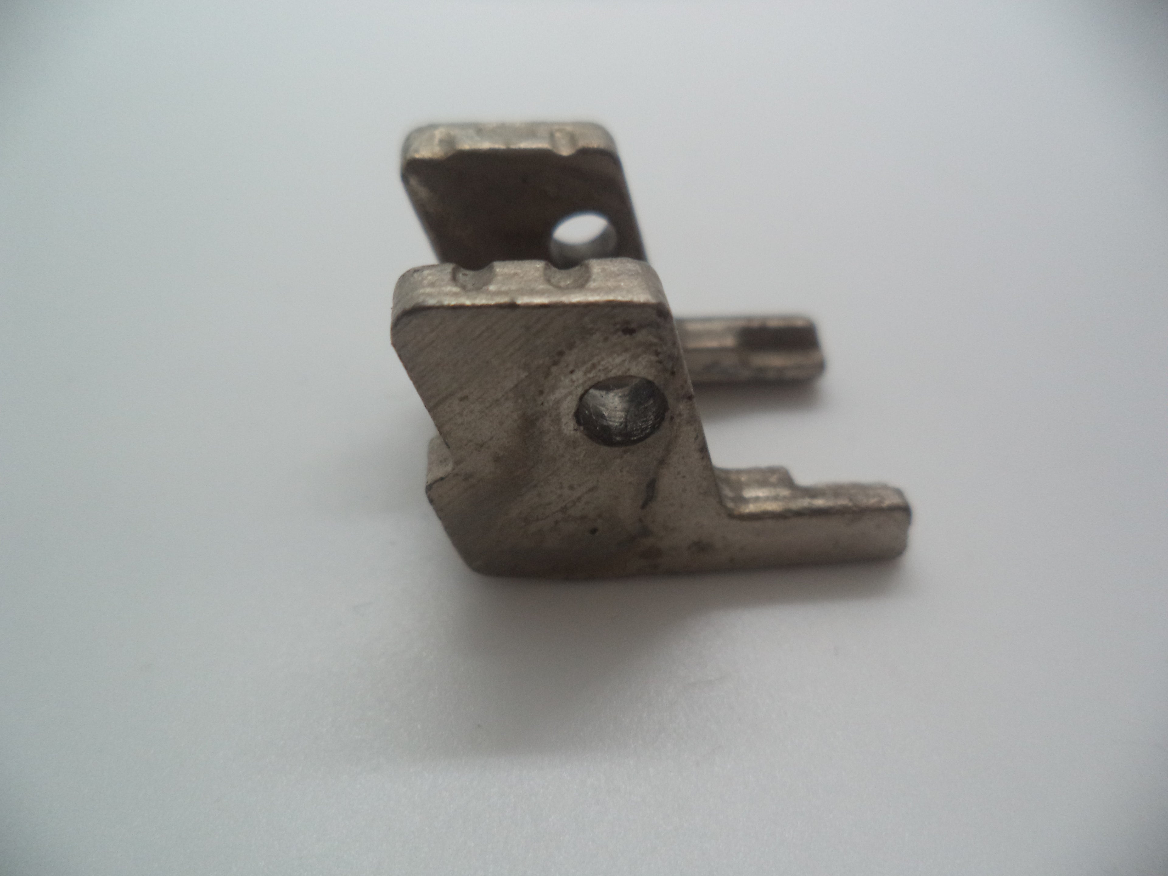 V4003 Smith & Wesson Pistol 40V Locking Block Used Part .40 S&W