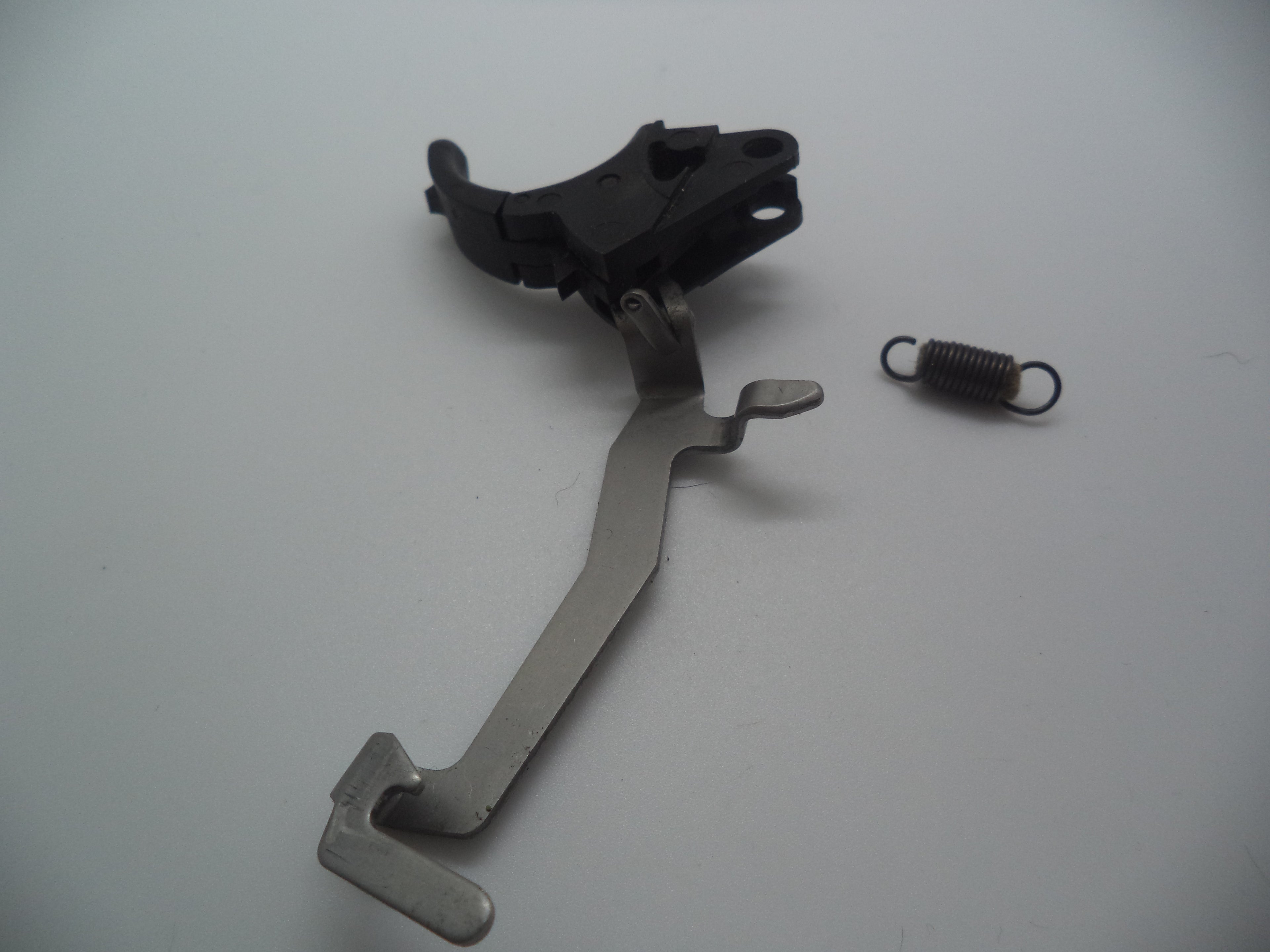 V4004 Smith & Wesson Pistol 40V Trigger Bar Assembly Used Part .40 S&W