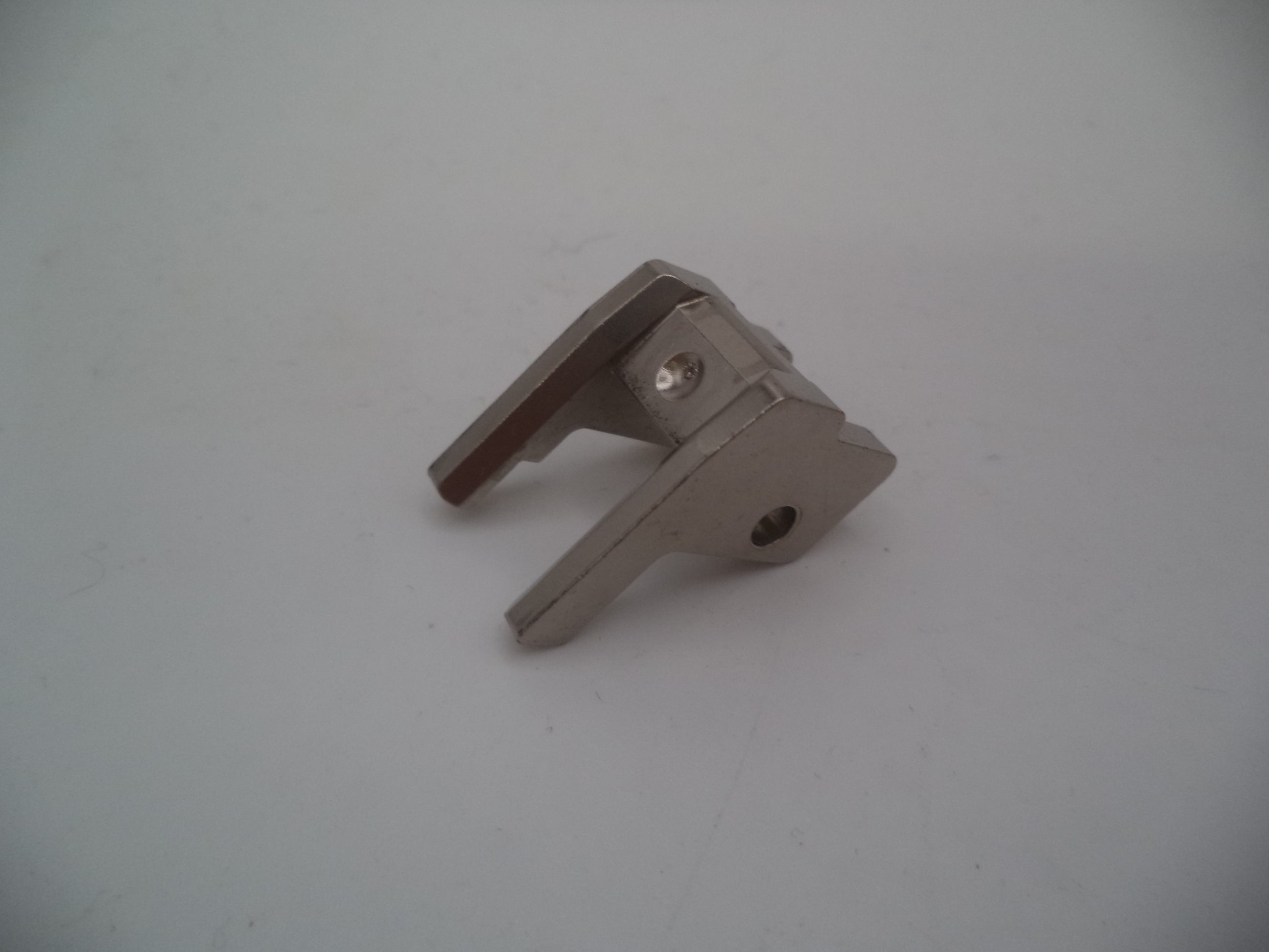 SW40D2 Smith & Wesson Pistol SD40  40 S&W Locking Bolt Used Part