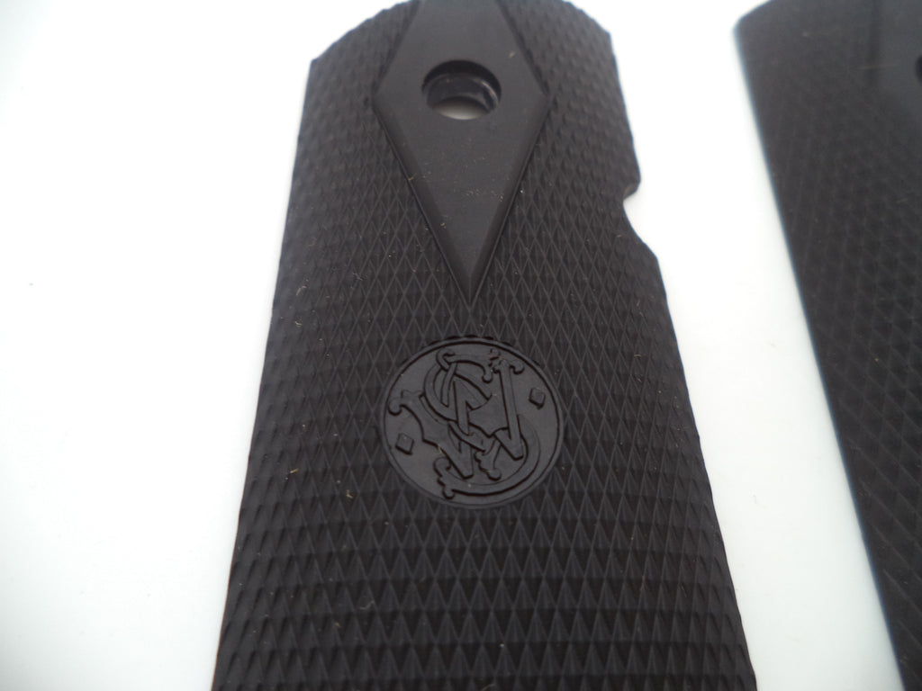 Smith & Wesson 1911 Black Checkered Rubber Grips - Factory New Part 275220000