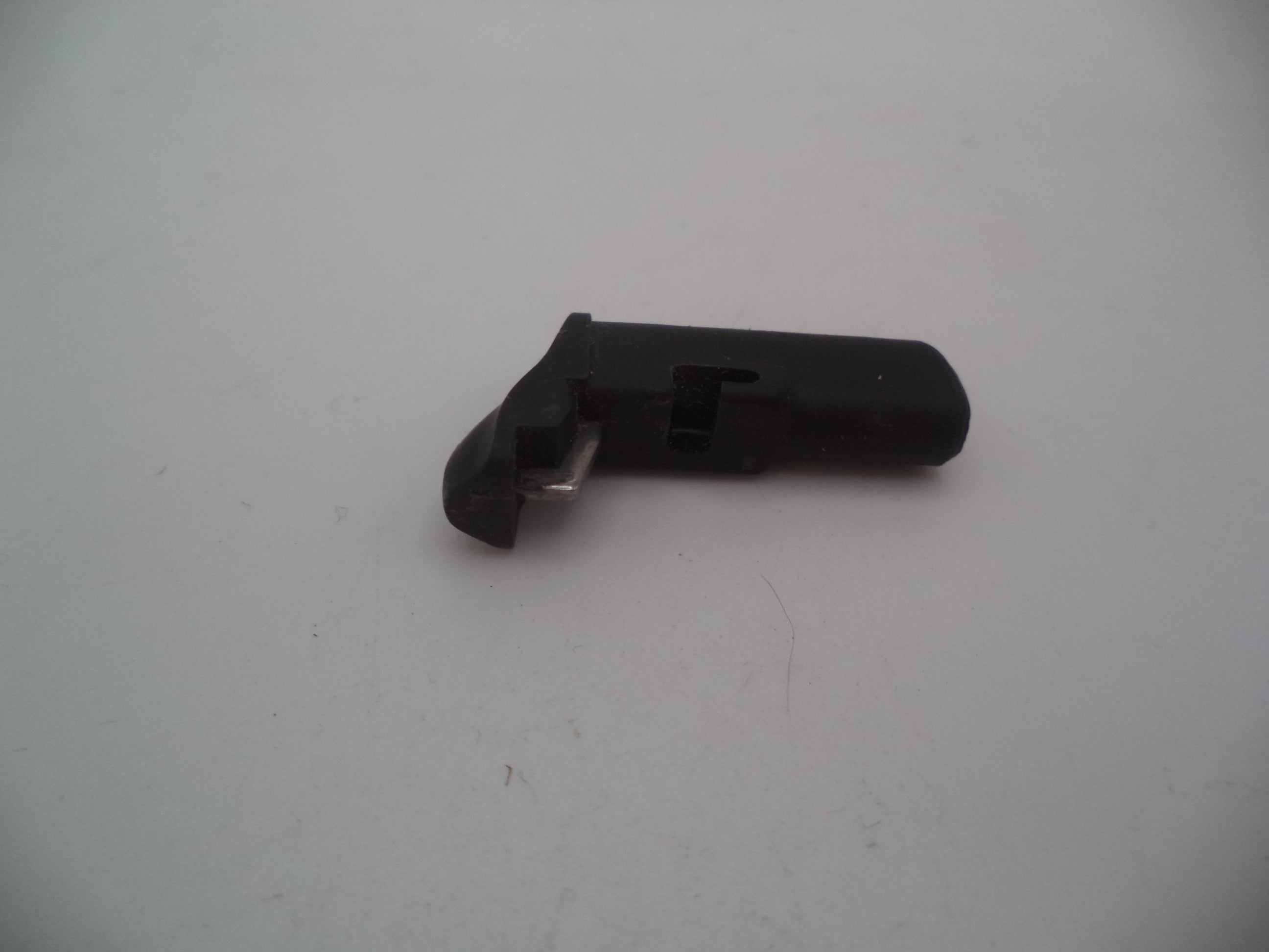 SW40E2 Smith & Wesson SD40 40 S&W Magazine Catch Used