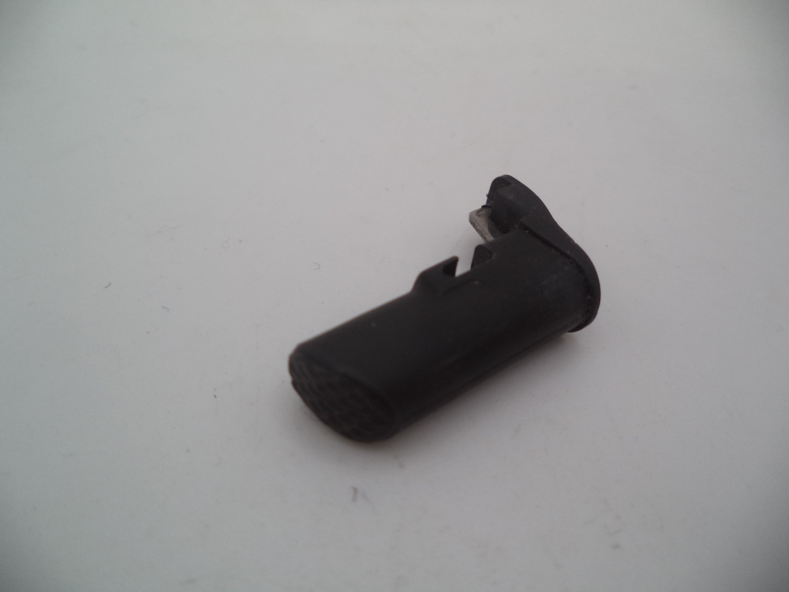 SW40E2 Smith & Wesson SD40 40 S&W Magazine Catch Used