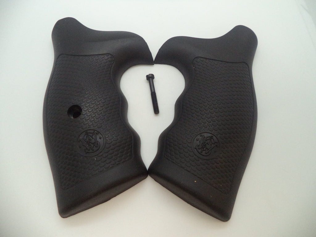 Smith & Wesson K/L Frame Black Rubber Conversion Grips Round Butt with Screw - 413860000