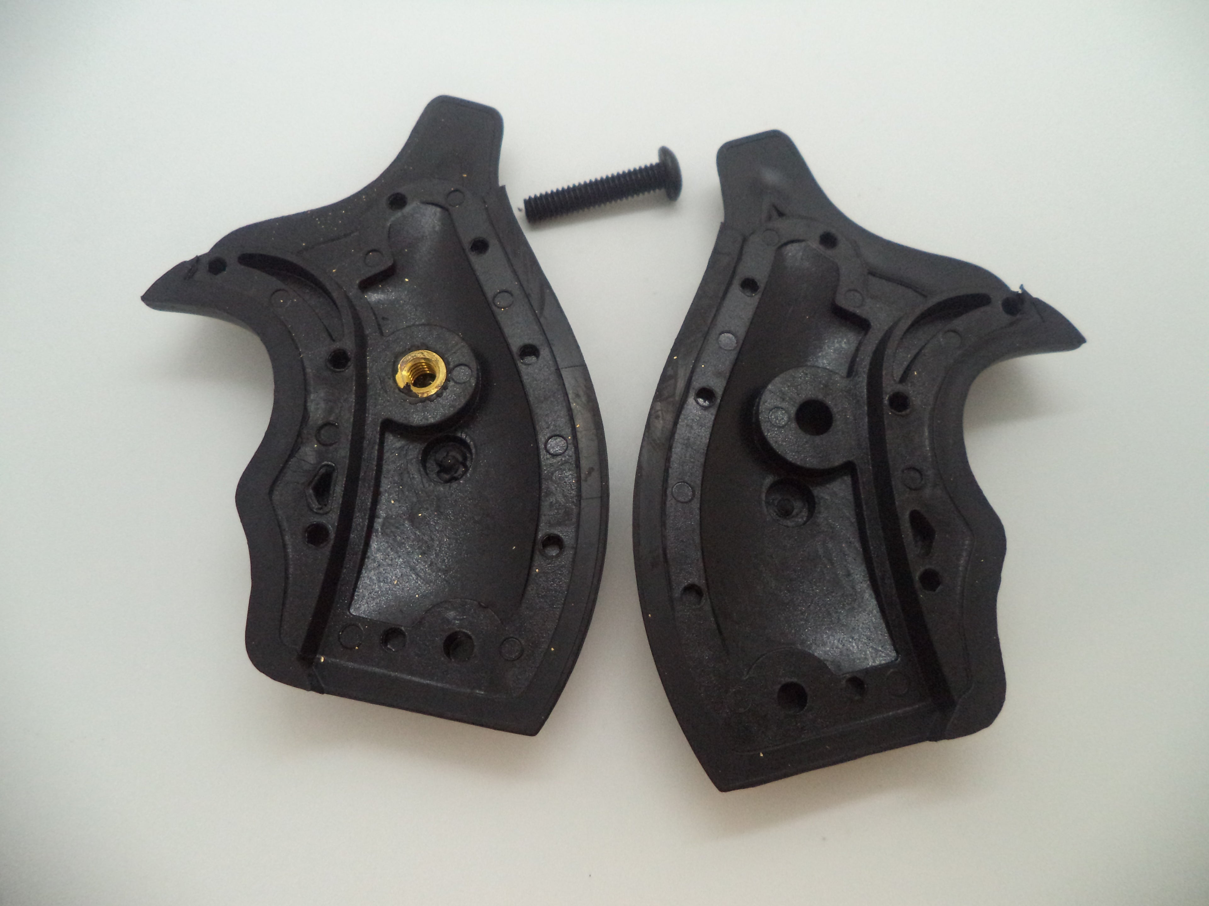 413030000 Smith & Wesson J Frame All Models Black Rubber Grips Round Butt