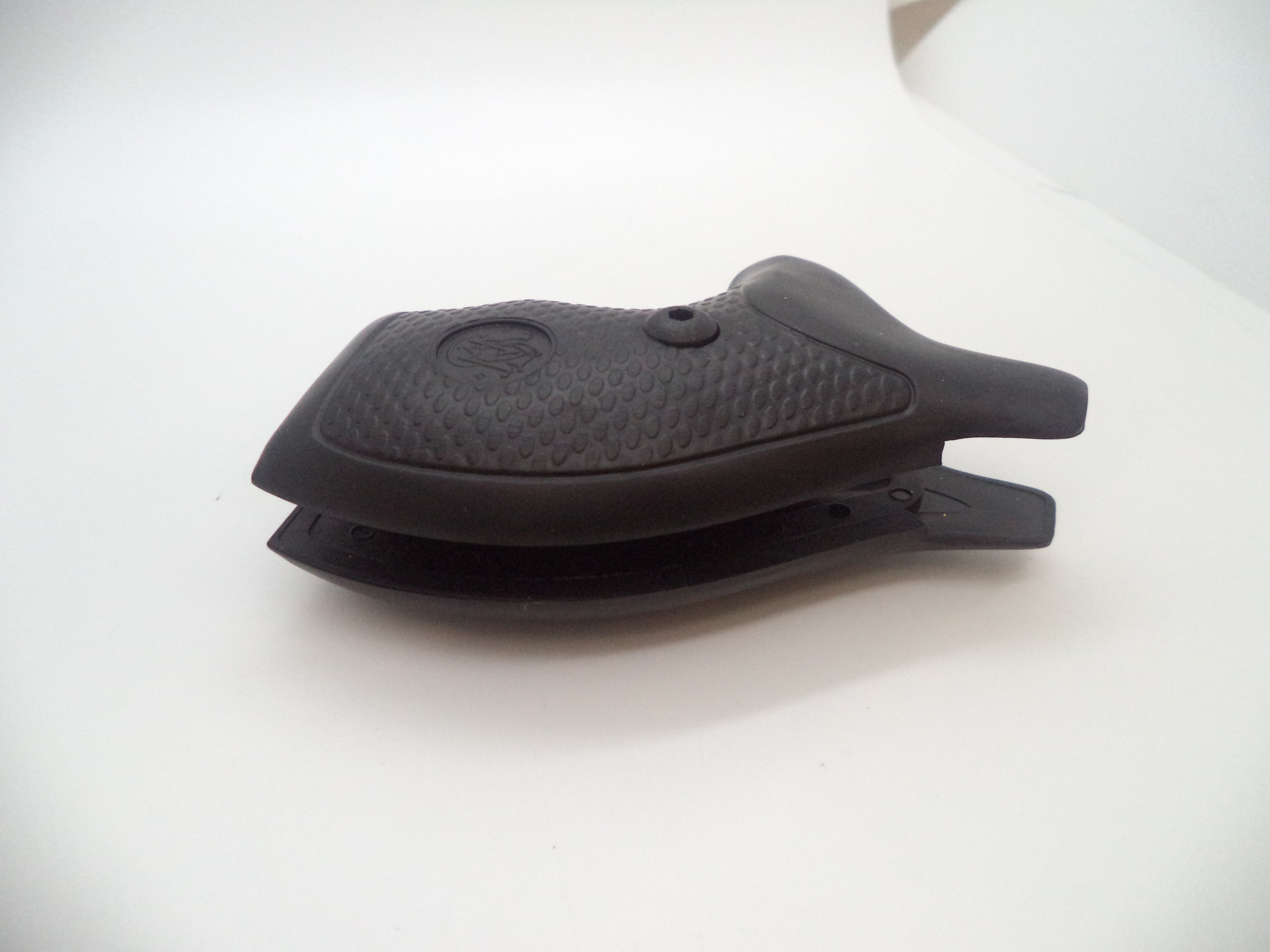 413030000 Smith & Wesson J Frame All Models Black Rubber Grips Round Butt