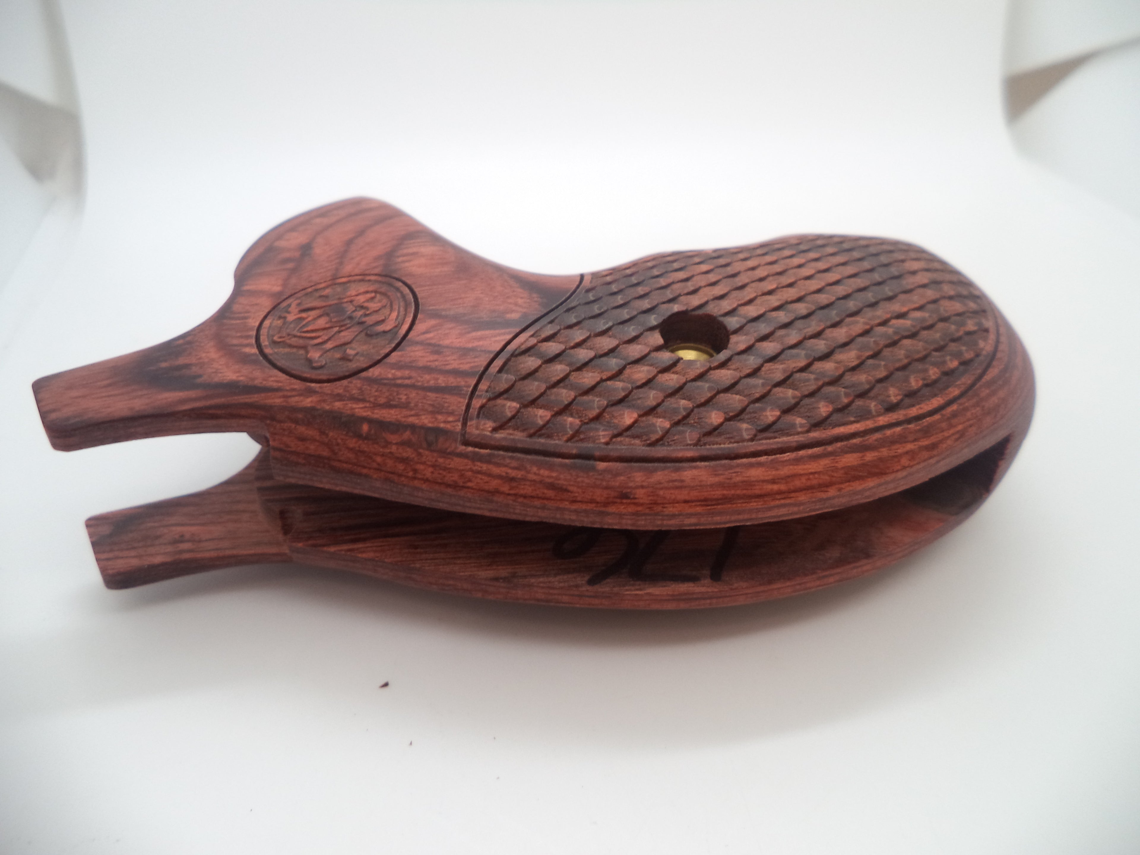 Smith & Wesson L Frame 686 Wood Grips - Round Butt | OEM Part 414020000