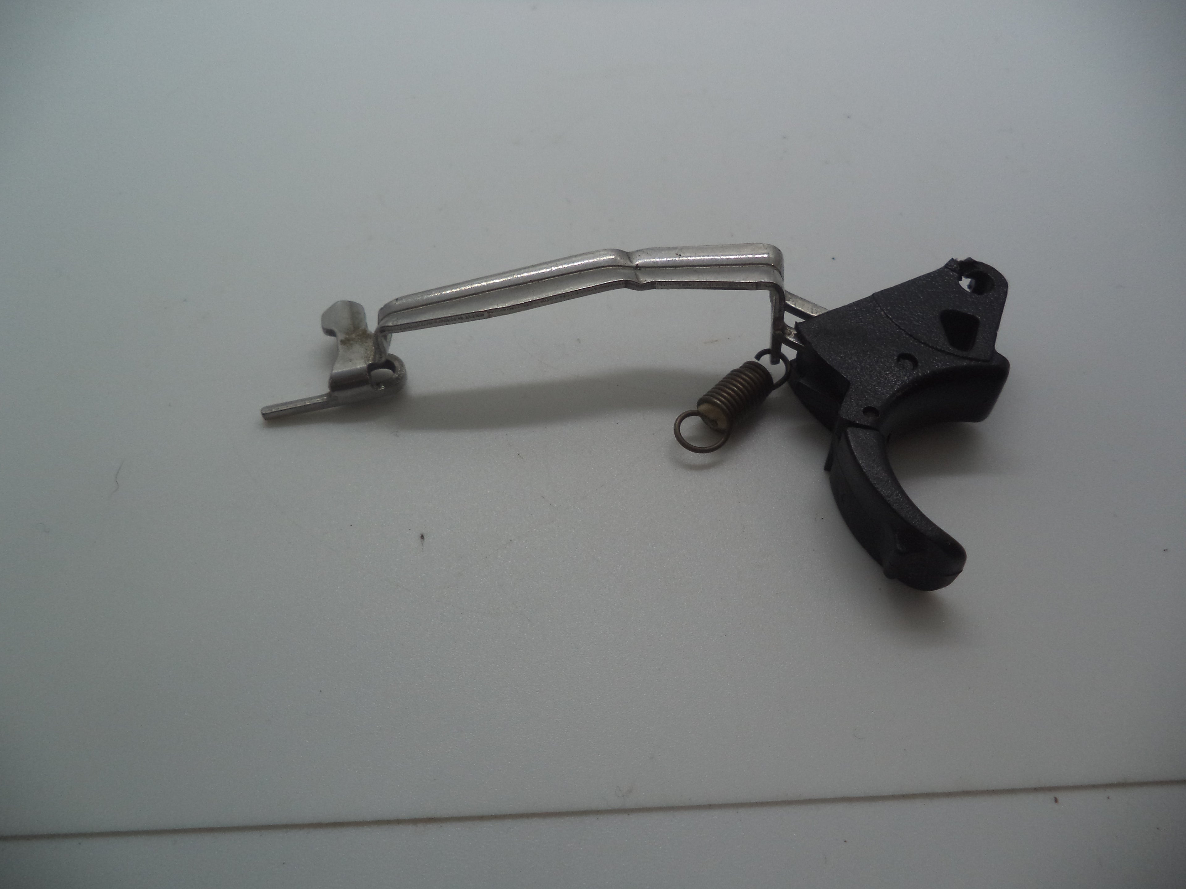 MP4019A Smith & Wesson Pistol M&P Trigger Bar Assembly & Spring Used .40c  S&W