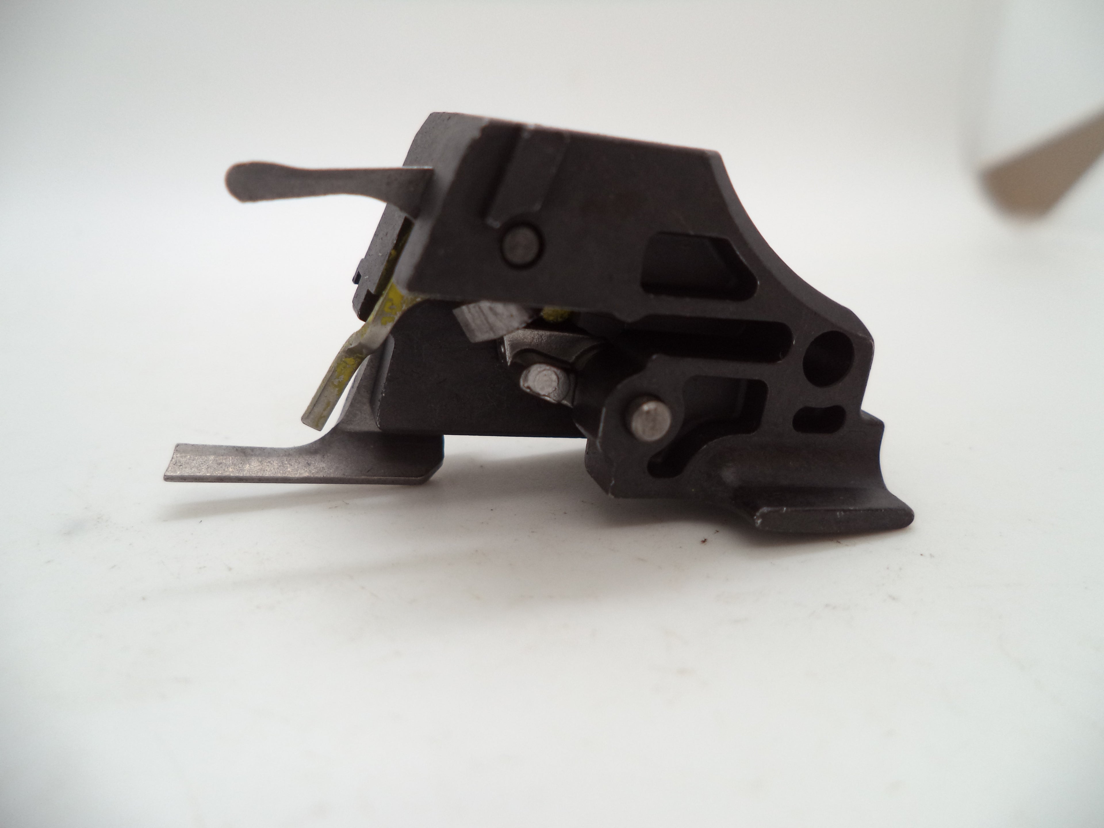 S&W M&P 9/40 Sear Housing Block Mag/Manual Safety | OEM 393120000