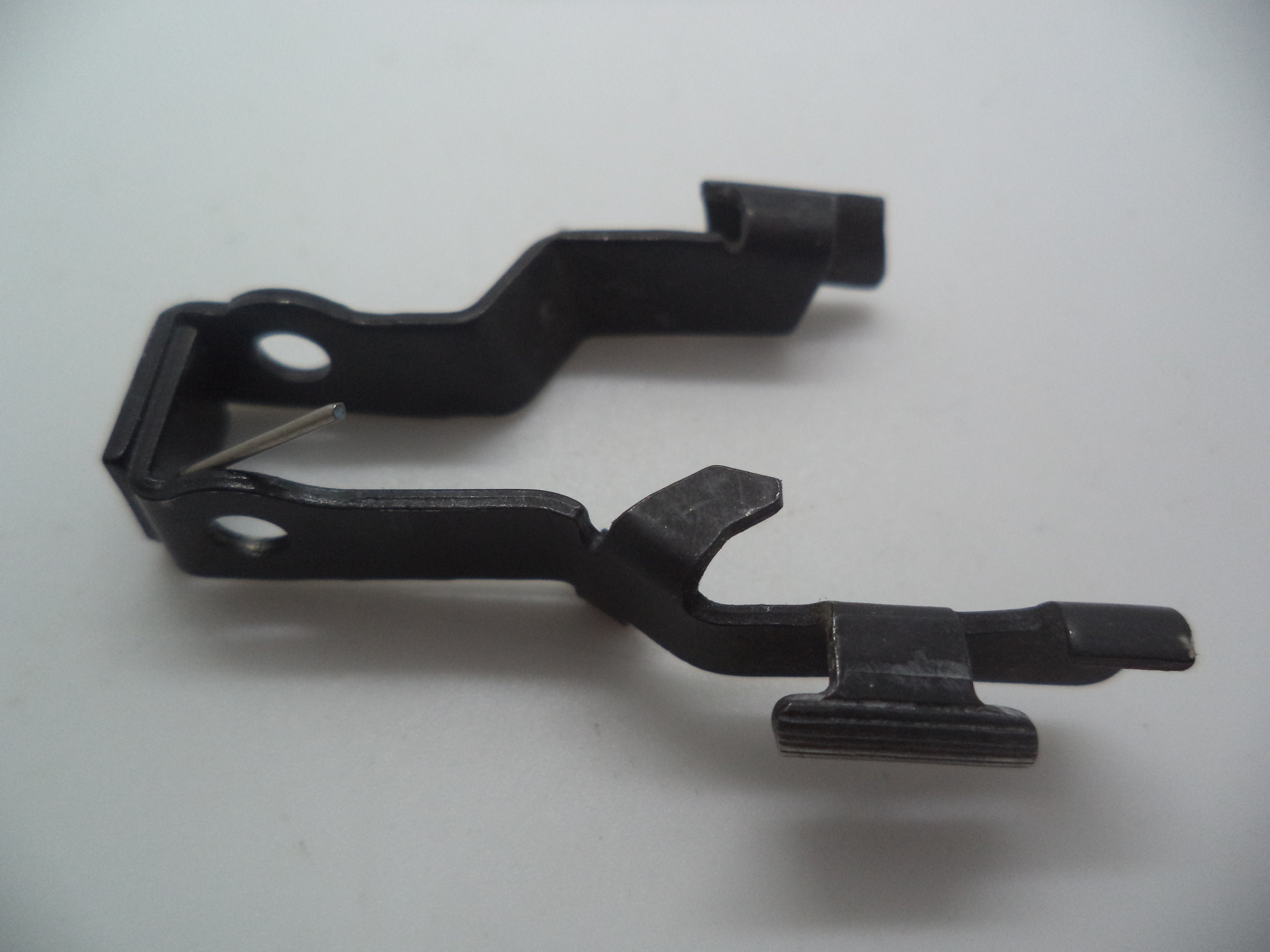 MP4027B Smith & Wesson Pistol M&P Slide Stop Assembly Used .40c  S&W