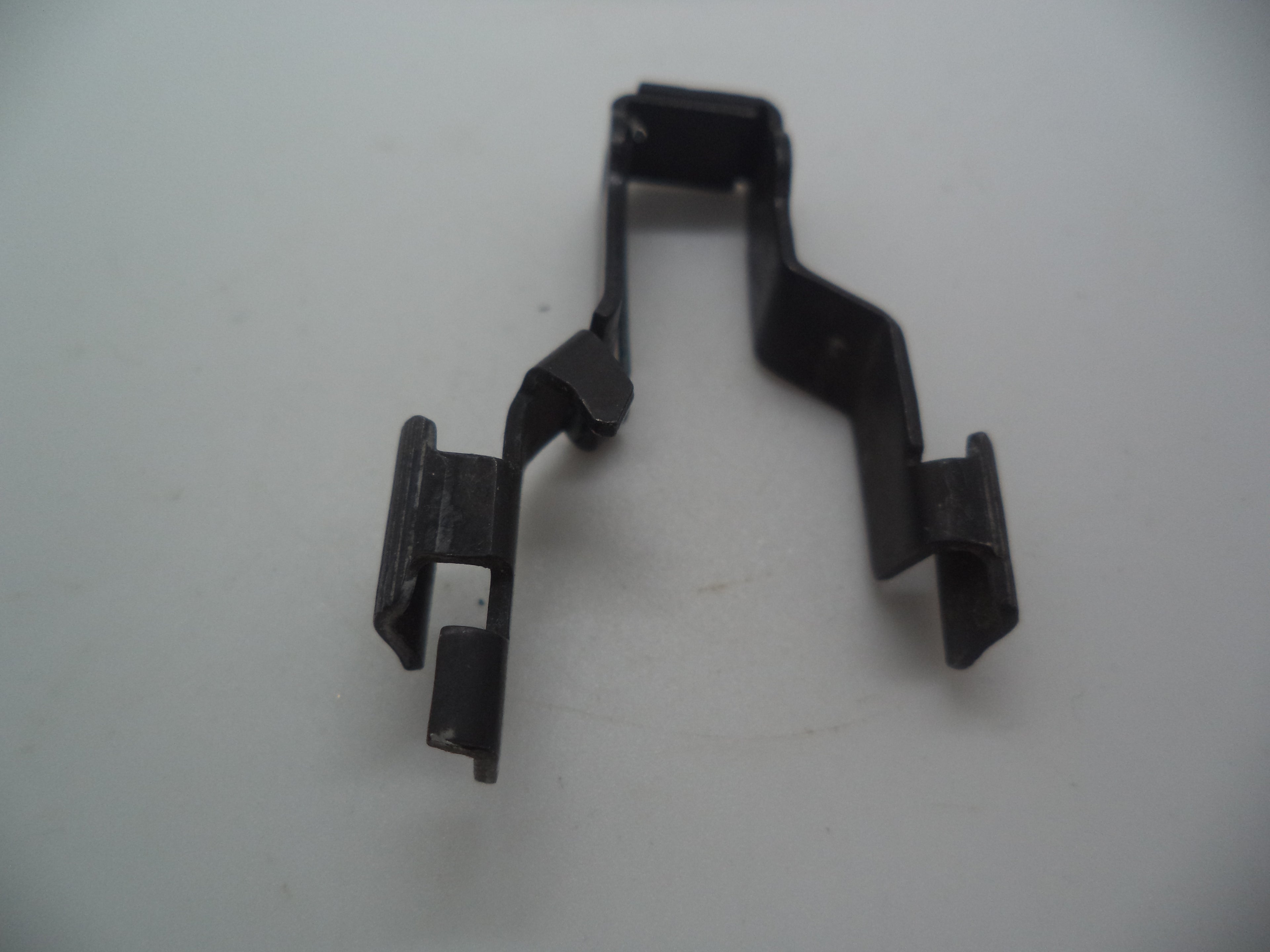 MP4027B Smith & Wesson Pistol M&P Slide Stop Assembly Used .40c  S&W