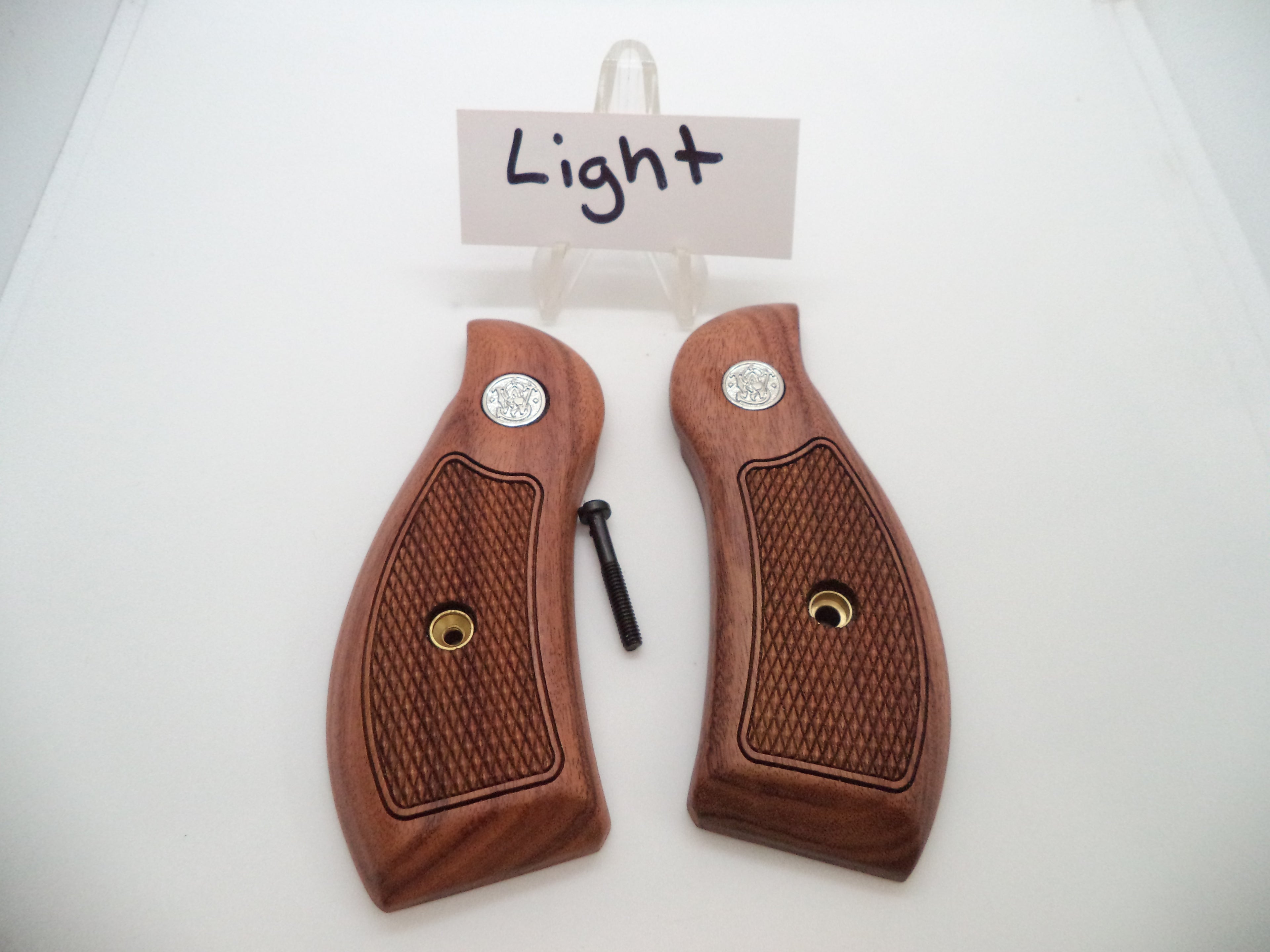 Smith & Wesson K/L Frame Checkered Dymondwood Grips Round Butt with Hardware - 219930000